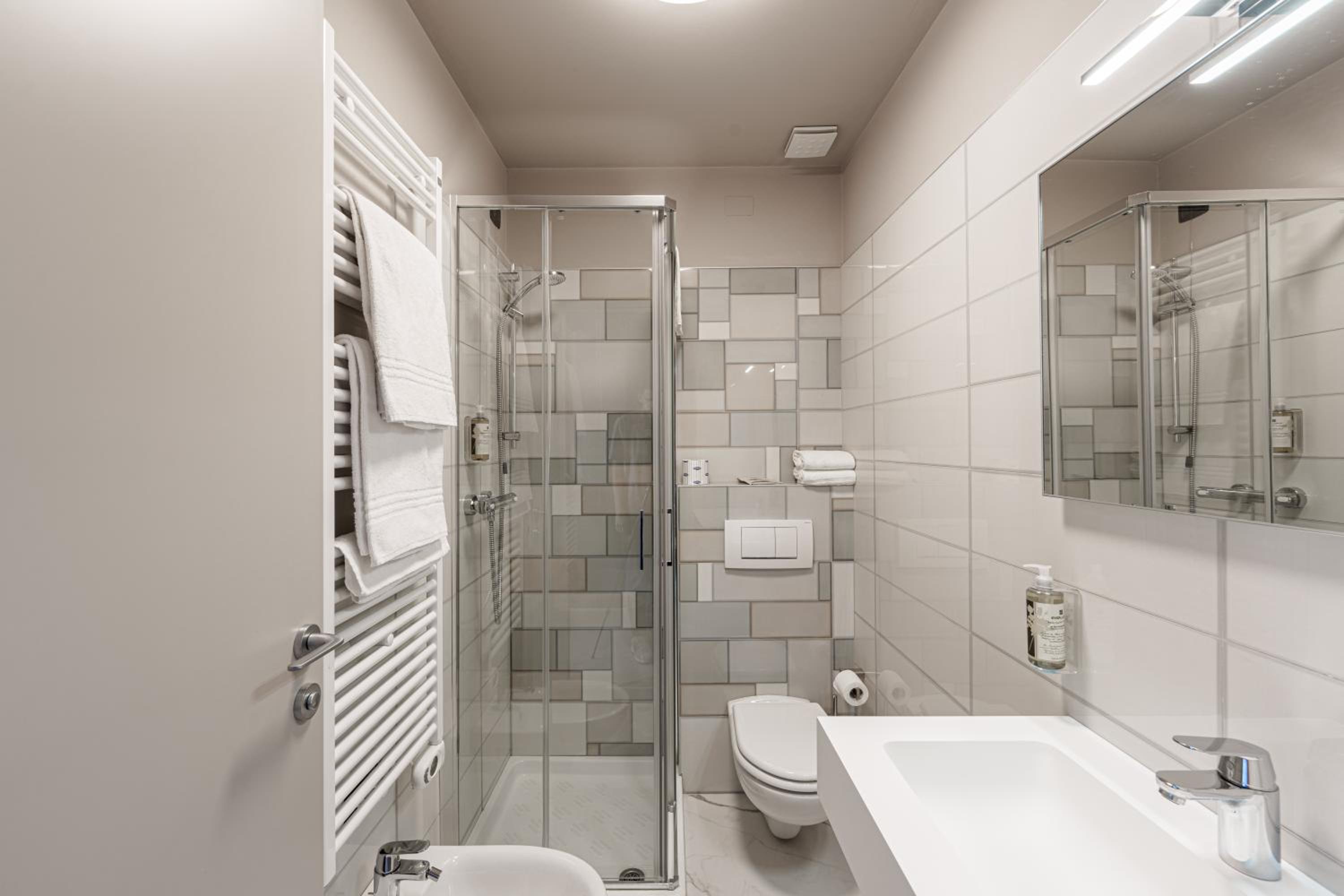 Superior Double Room - Main Building with Sea View - Photo 7