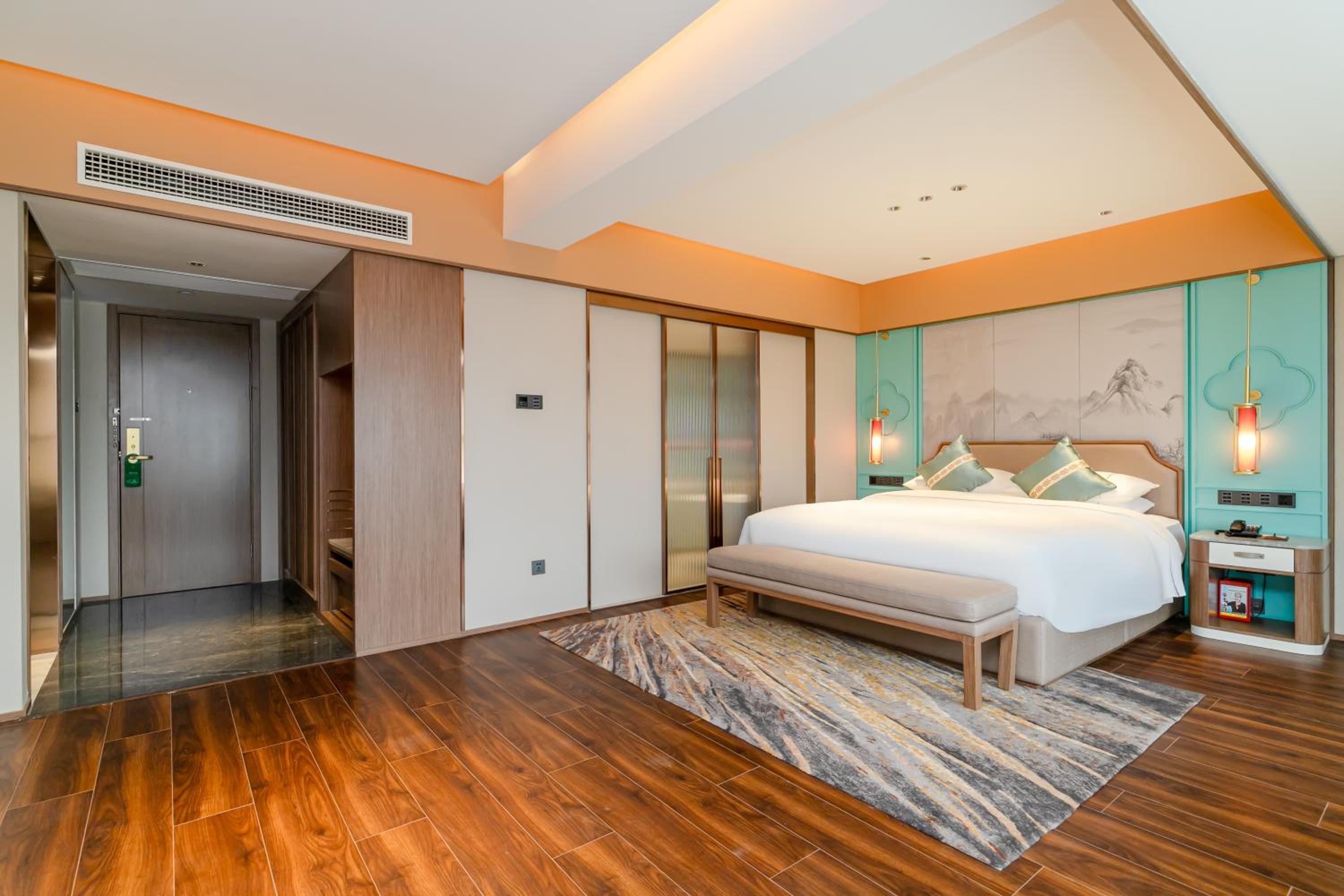 Deluxe Grand King Bed Room - Photo 7