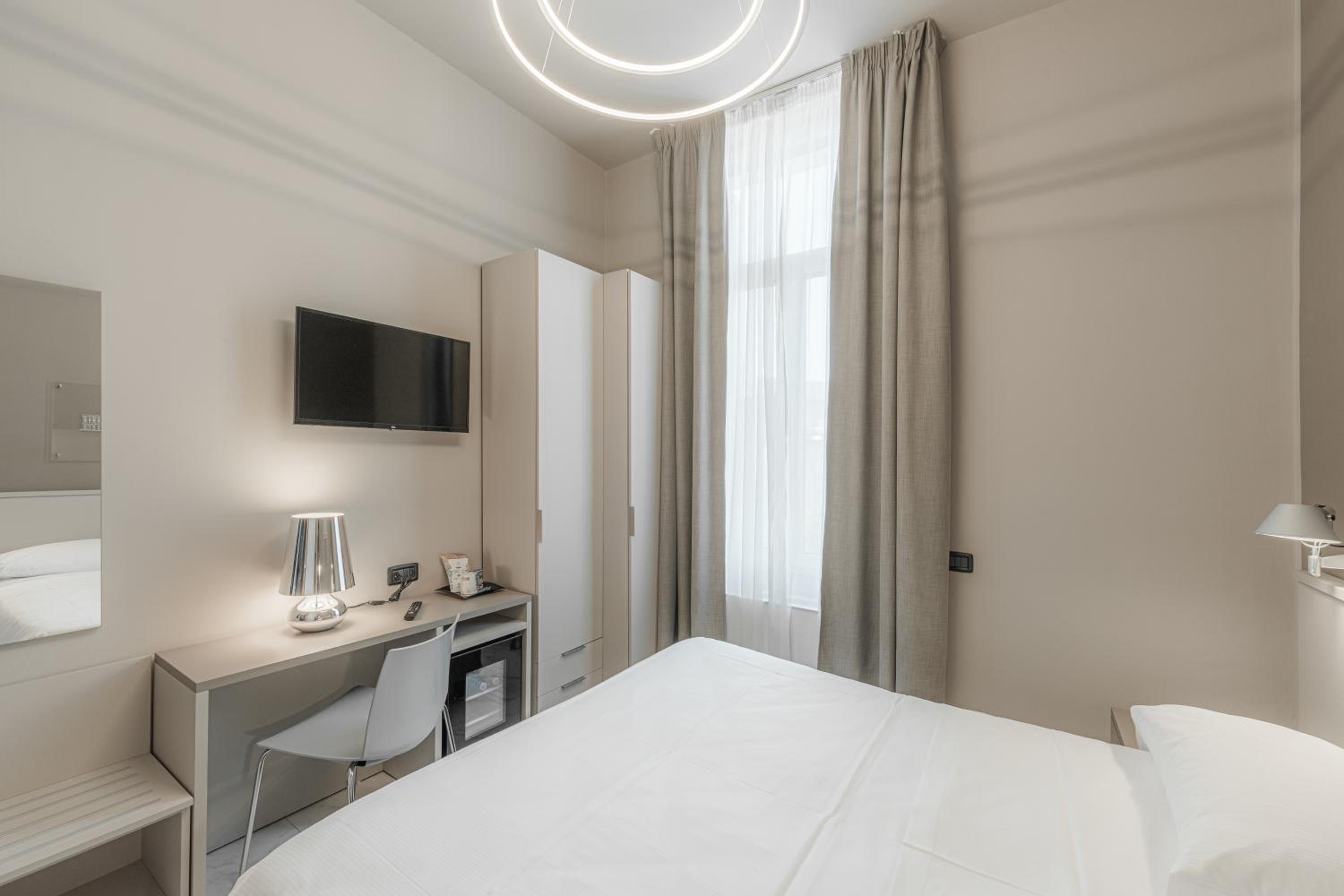 Double Room - Main Building - Photo 3