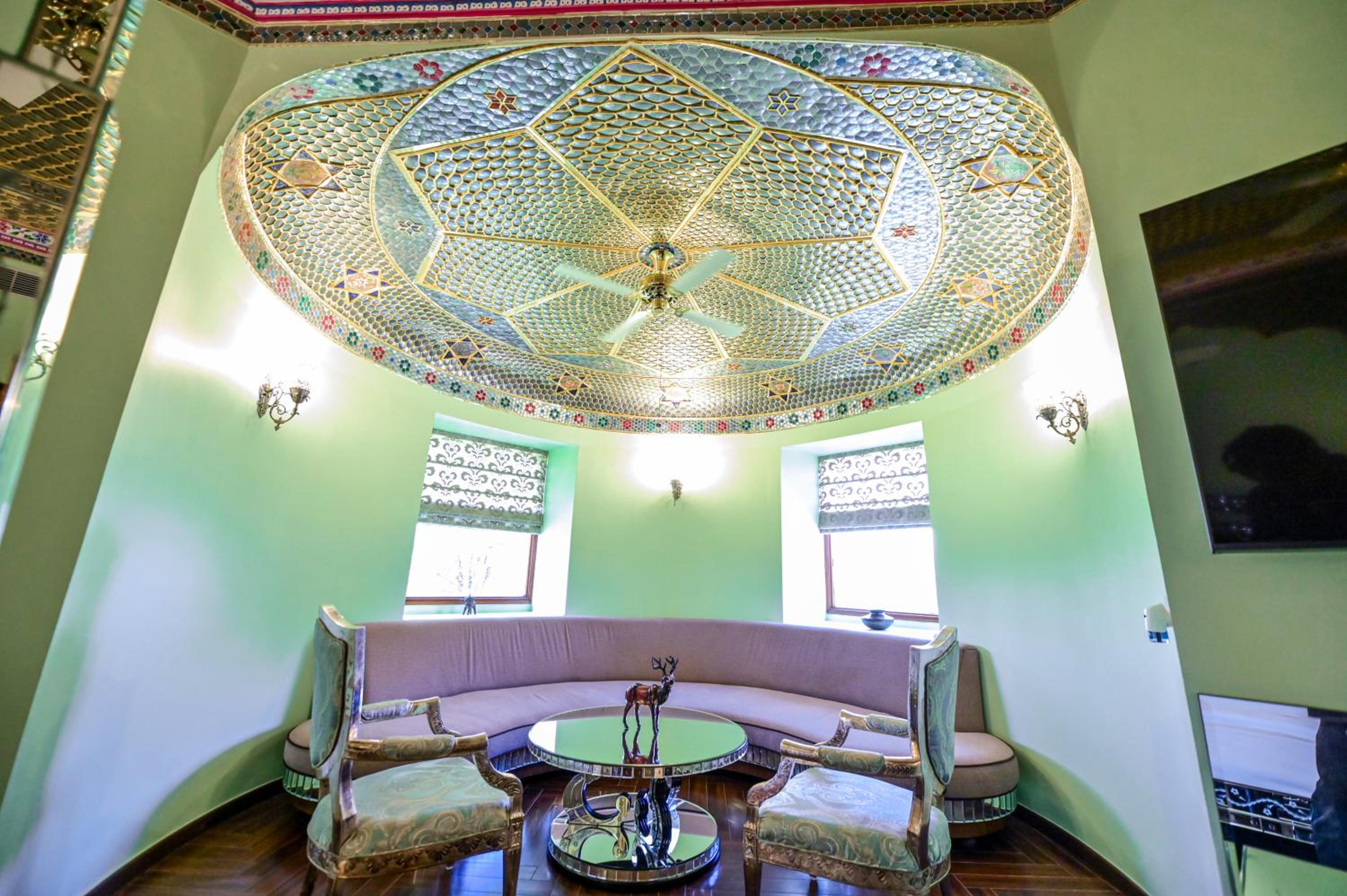 Sheesh Mahal Suite - Photo 4