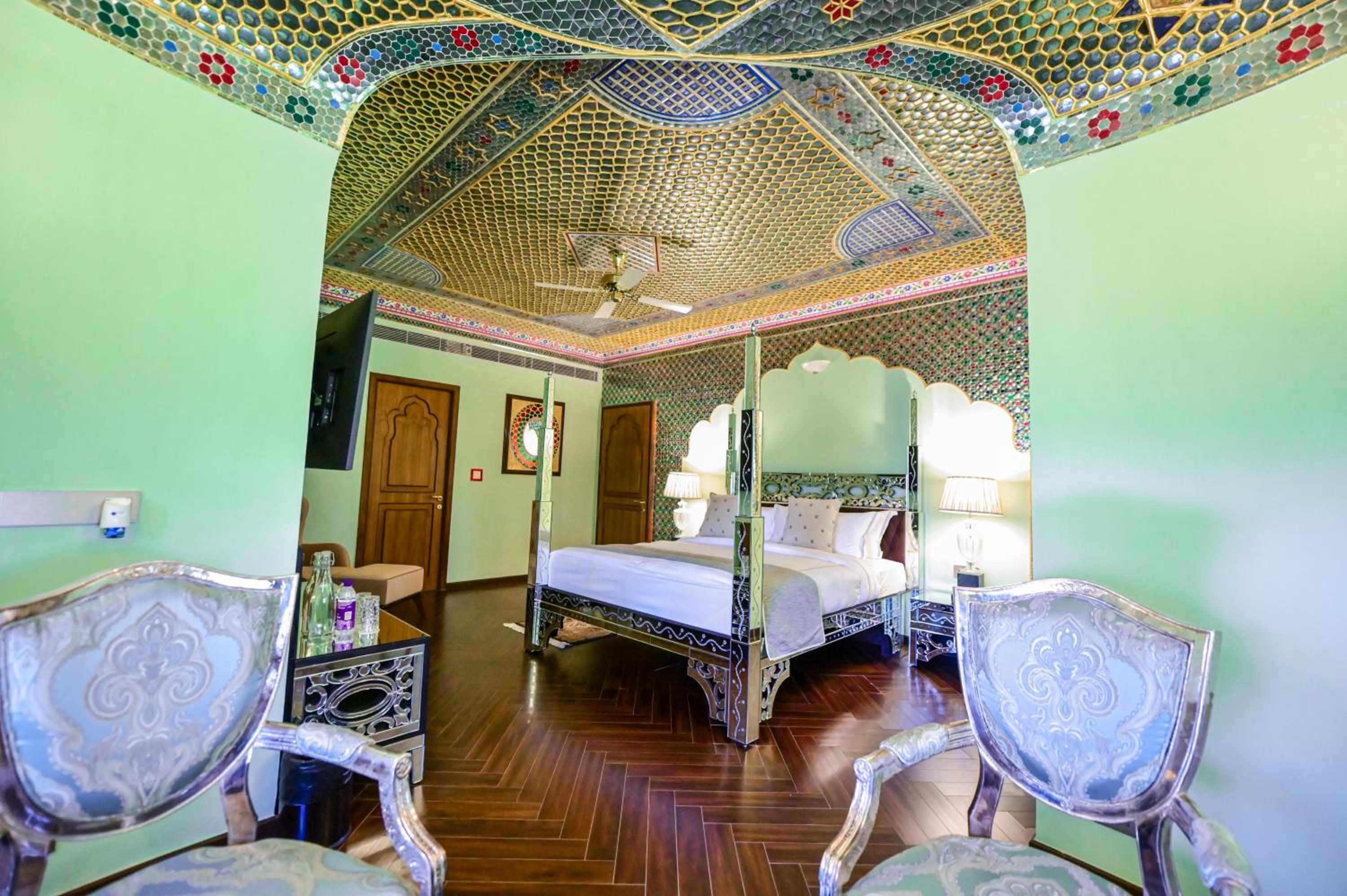 Sheesh Mahal Suite - Photo 3