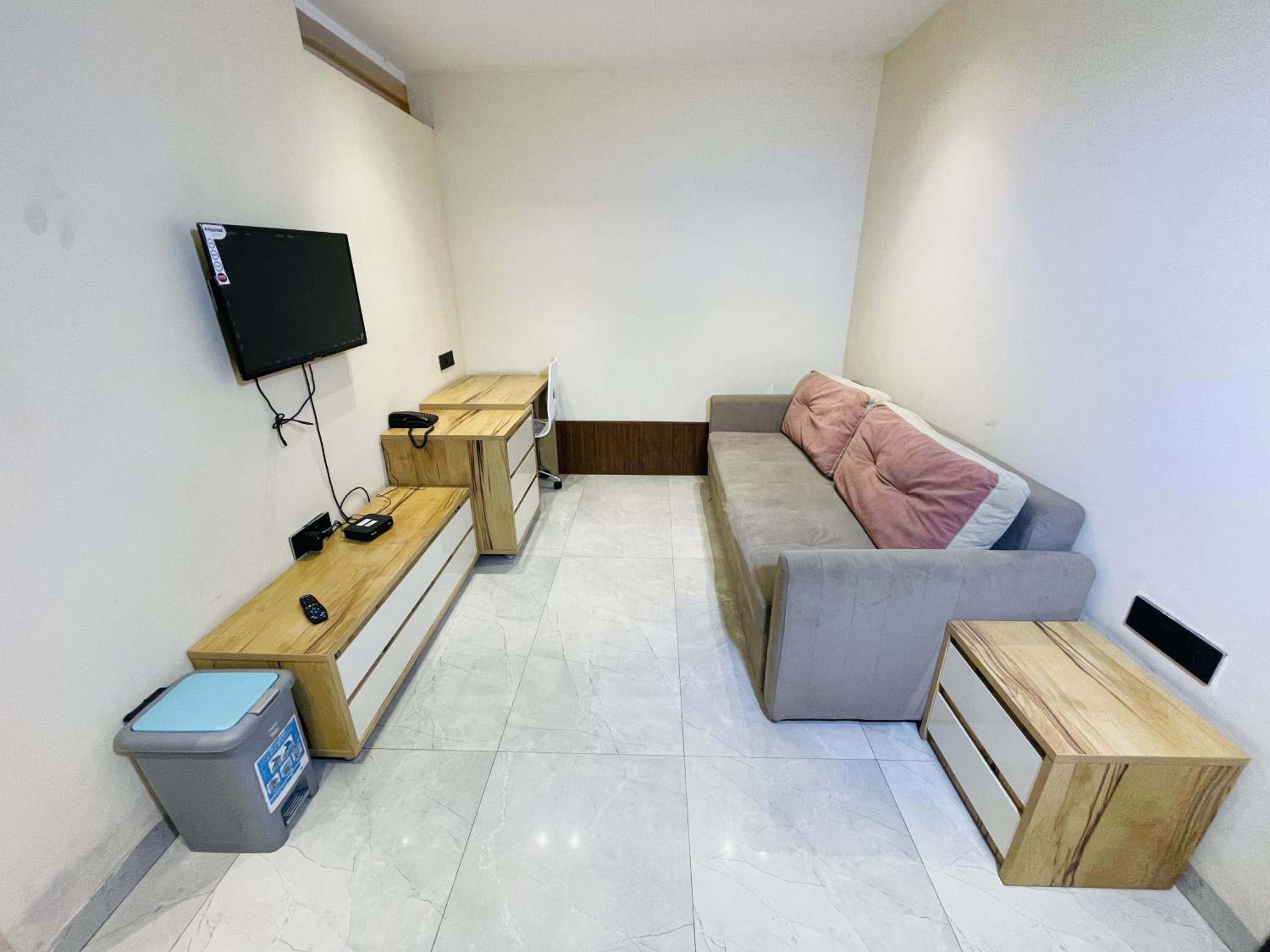 Studio Apartment photo 1