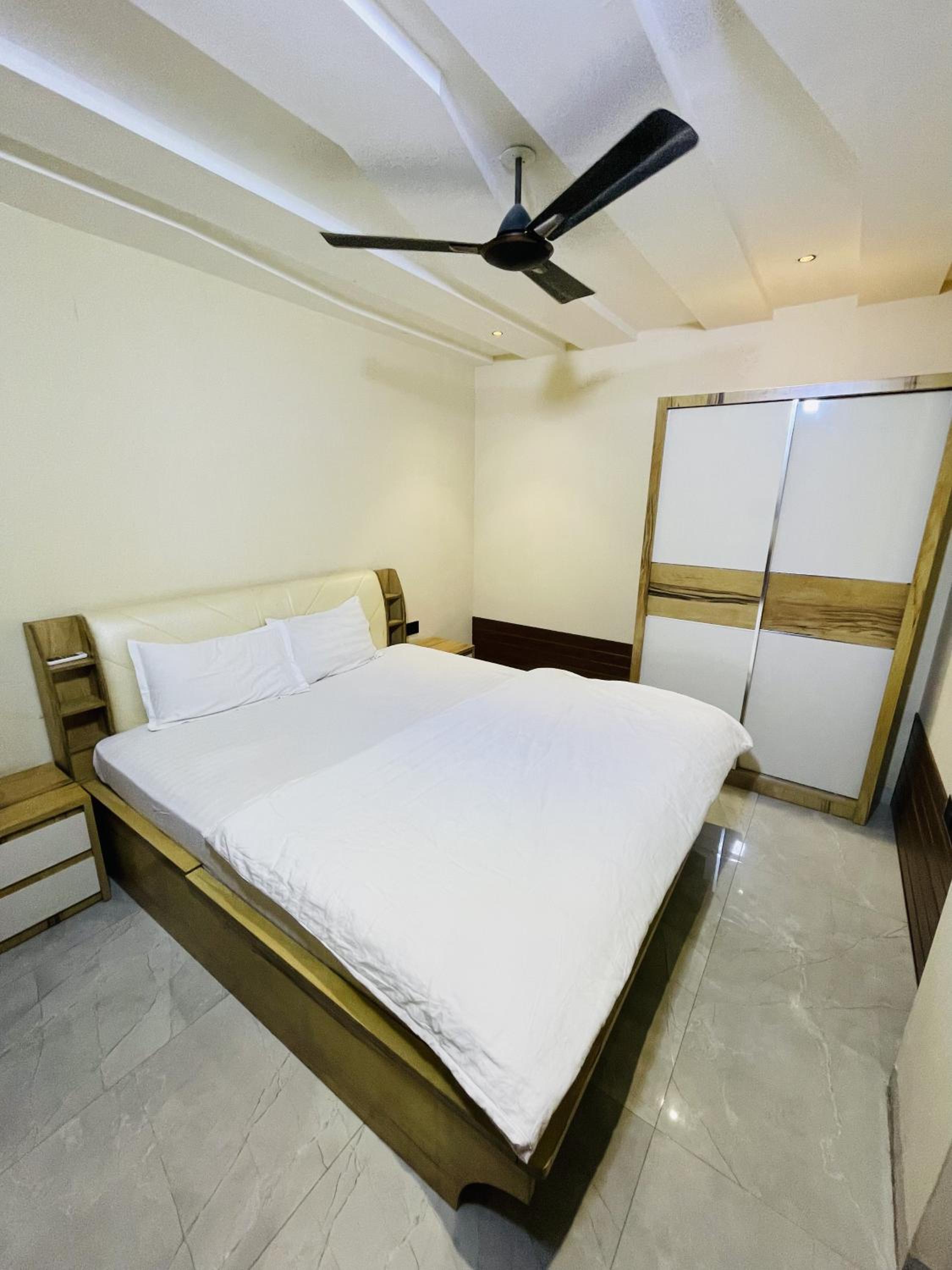 Studio Apartment photo 3