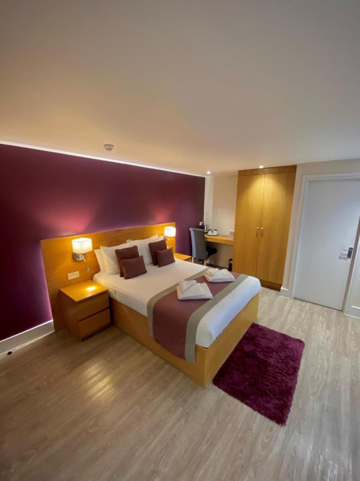Double Room - Photo 3