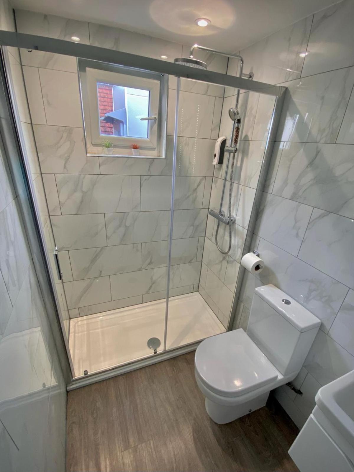 Double Room - Photo 5