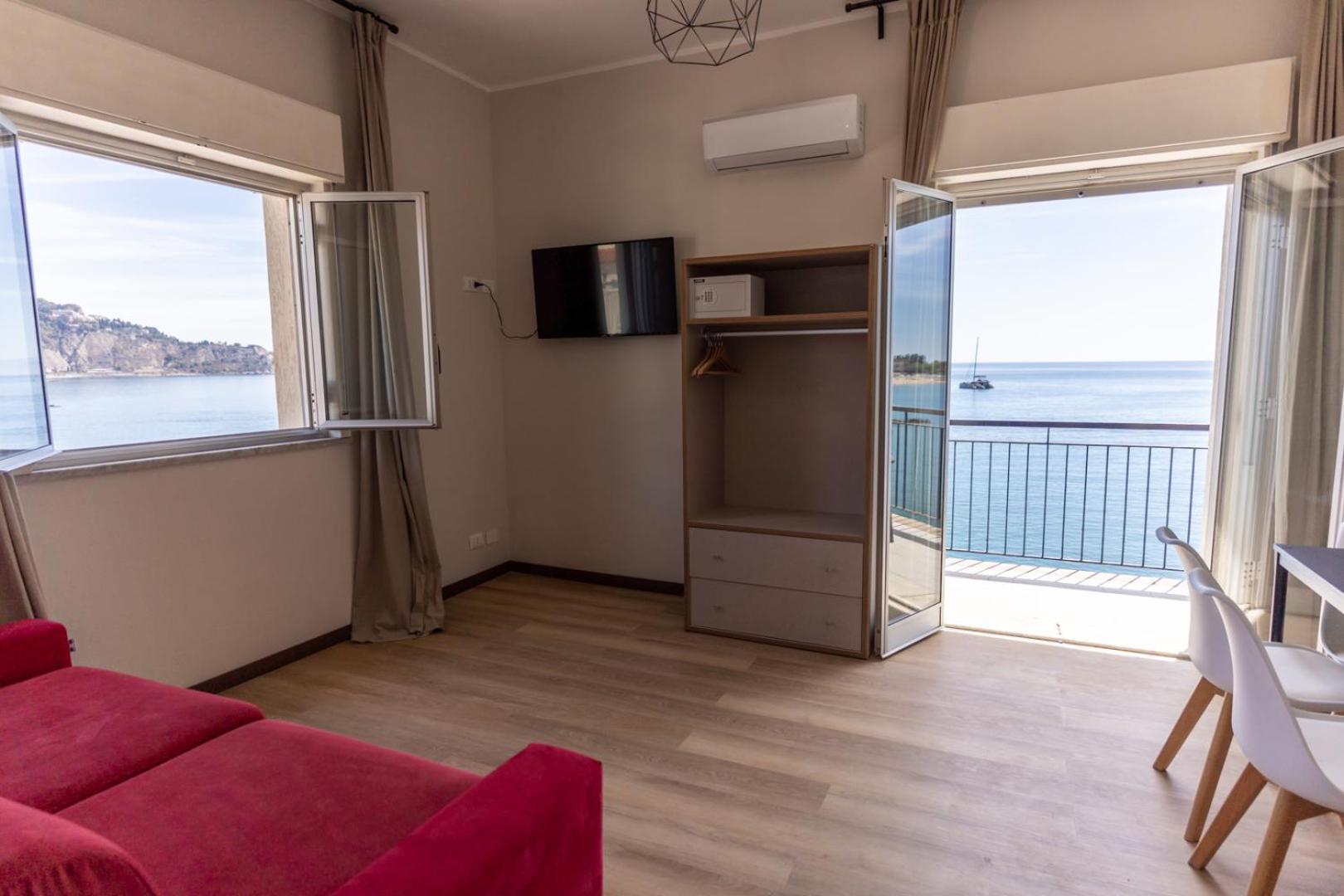 Apartment with Sea View photo 2