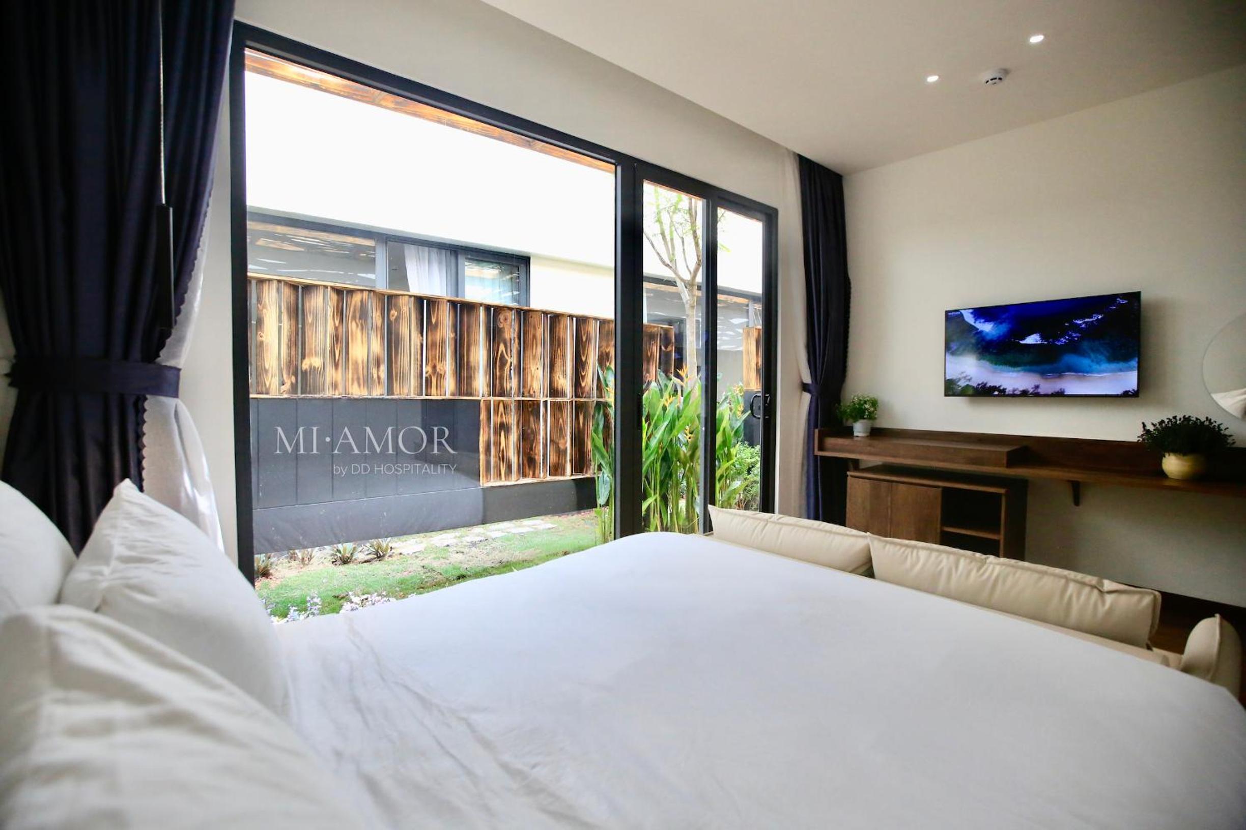 Queen Room with Garden View