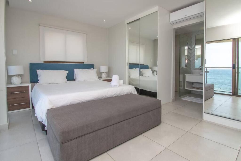 Three-Bedroom Apartment with Sea View photo 3