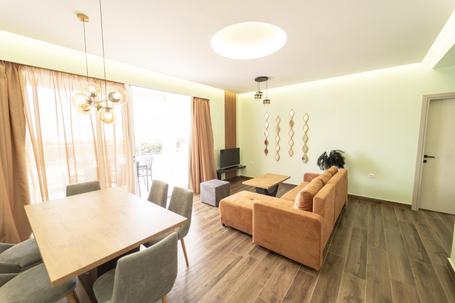 Villa photo 1
