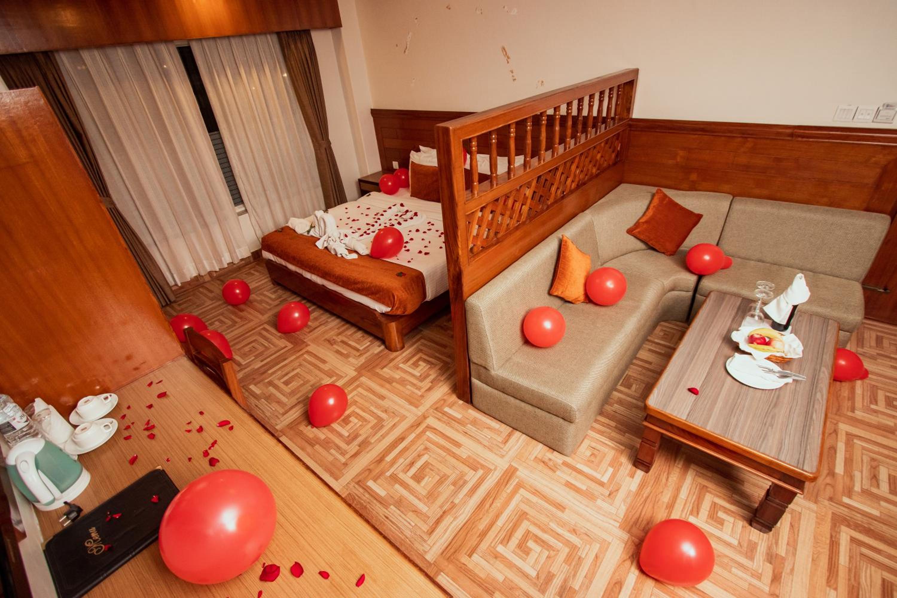 Deluxe Double or Twin Room with Lake View - Photo 3