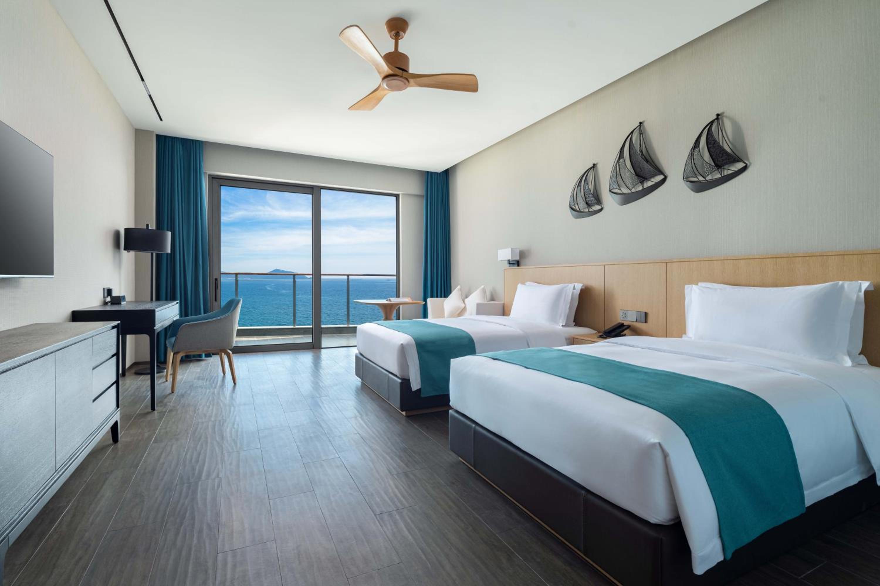 180 Degree Full Sea View Twin Room