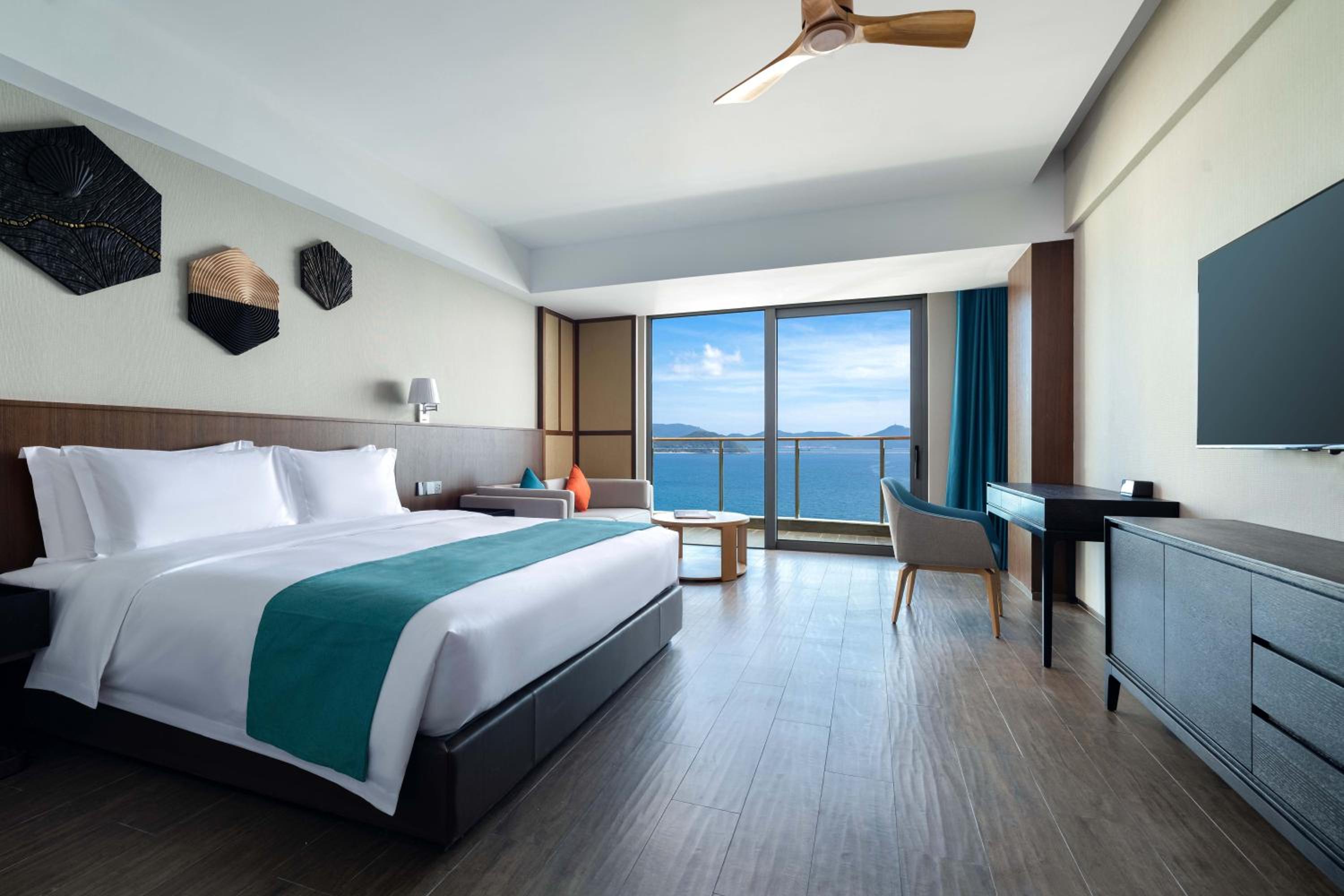 180 Degree Full Sea View King Room