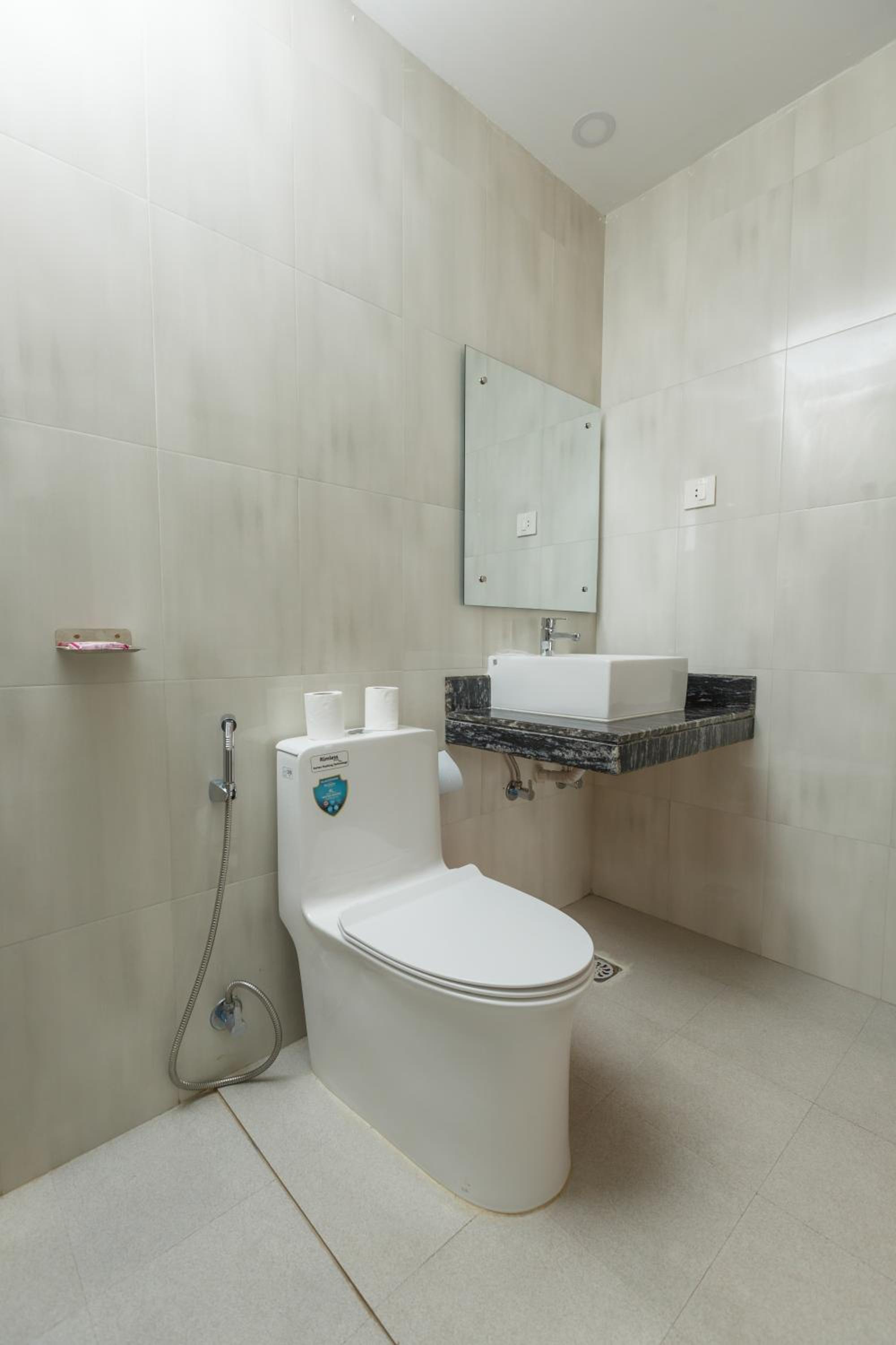 Double Room - Photo 8