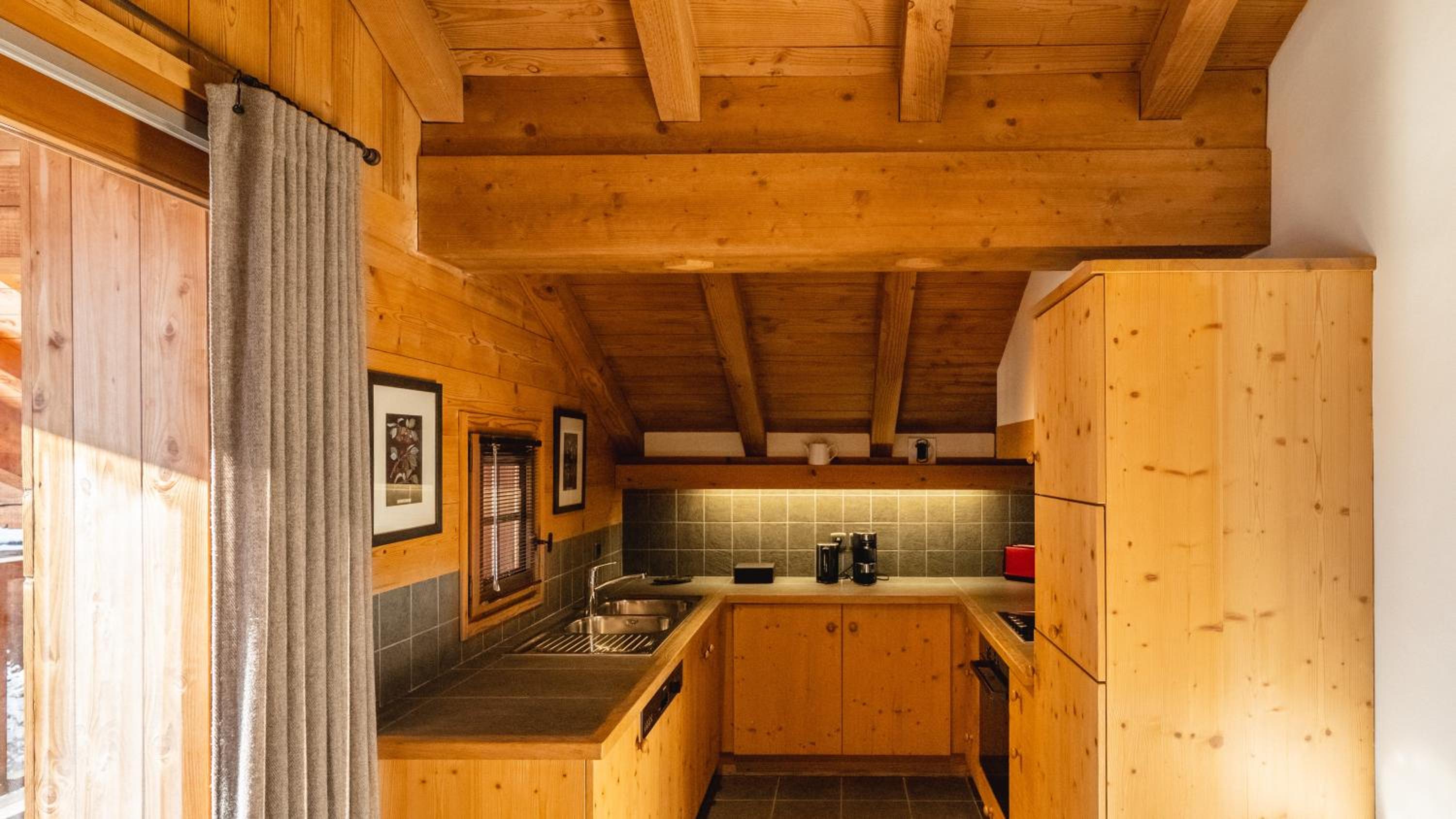 Two-Bedroom Suite - Photo 2