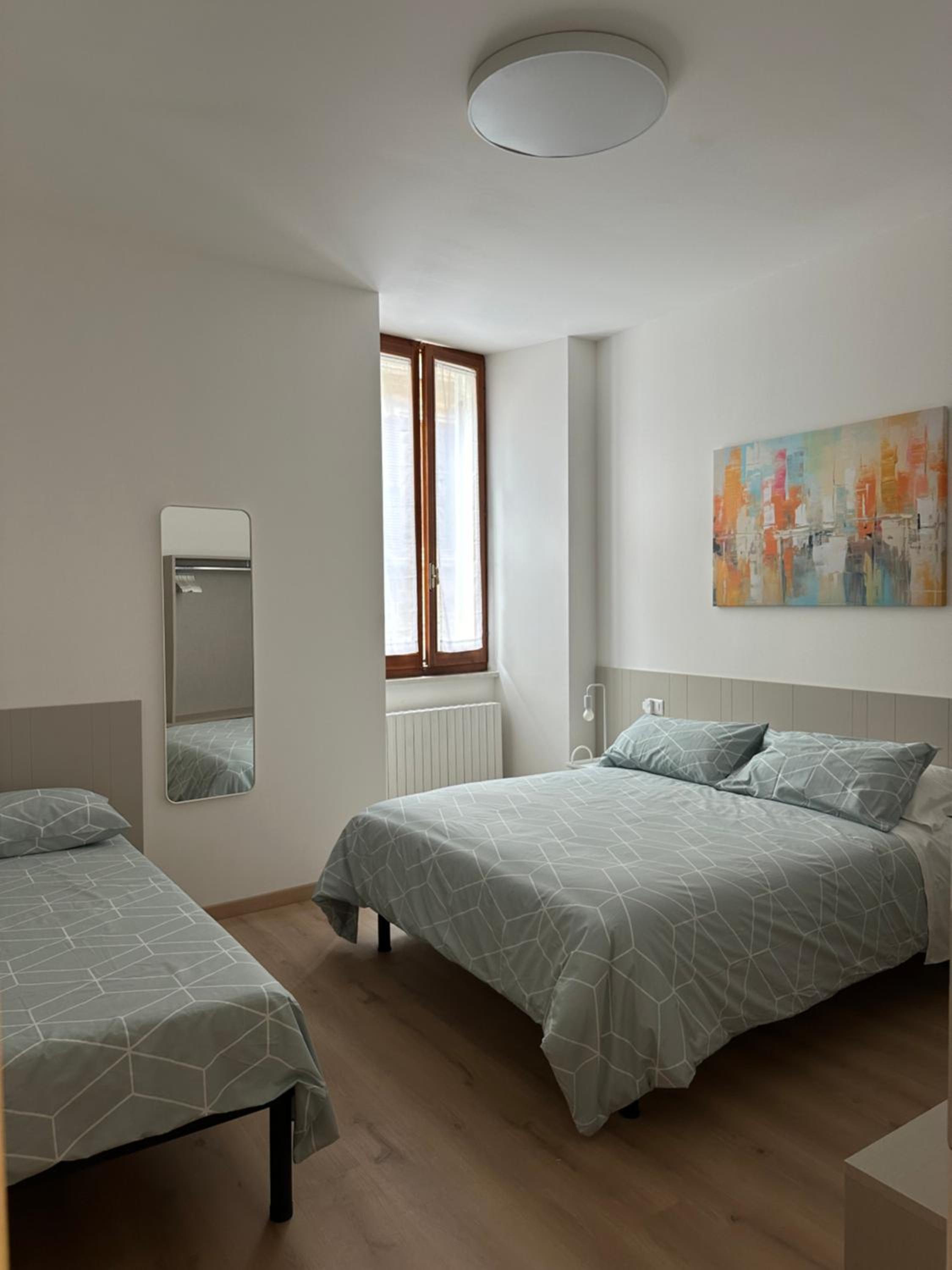 One-Bedroom Apartment photo 1