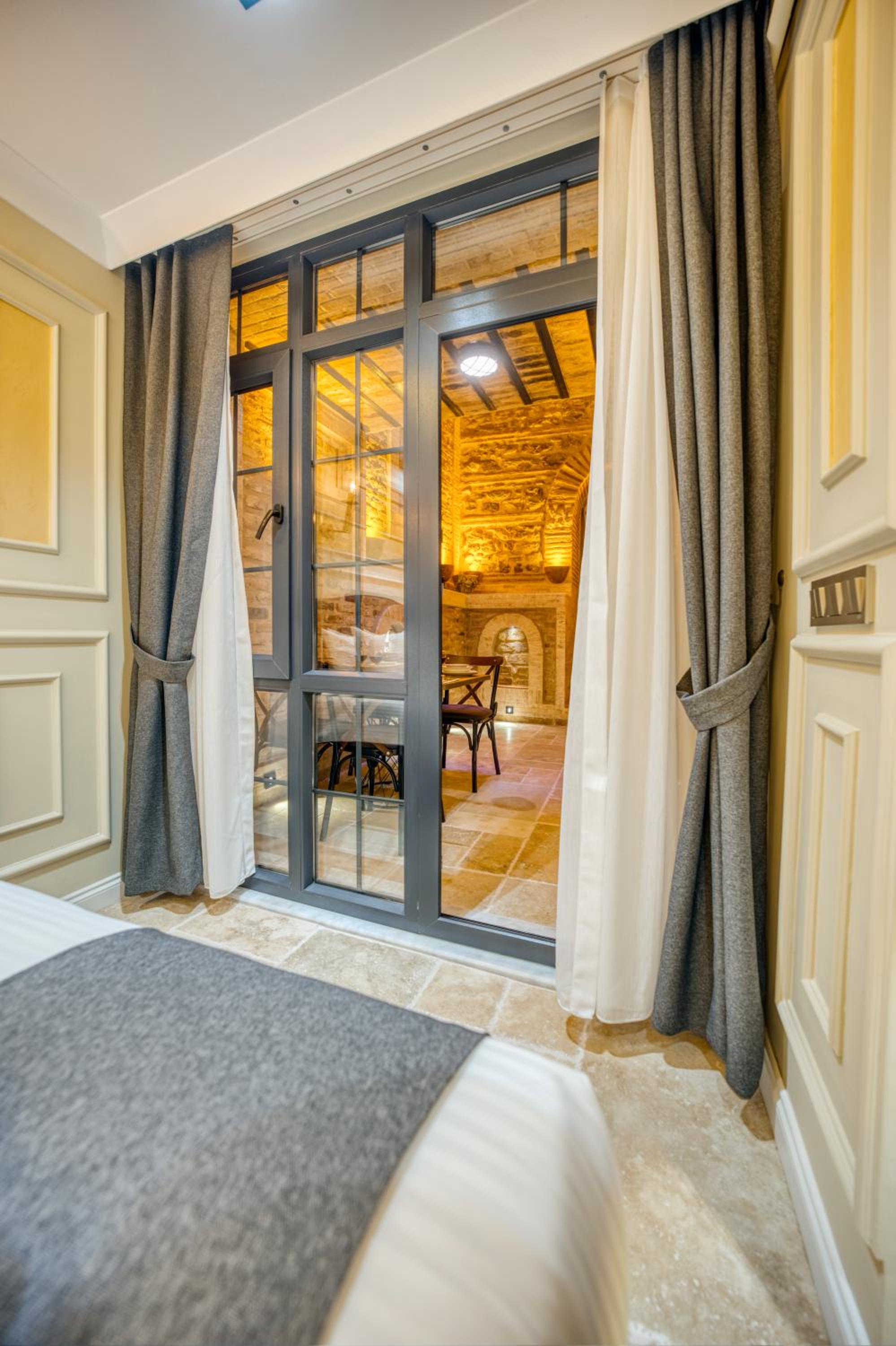 Quadruple Room with Private Bathroom photo 1