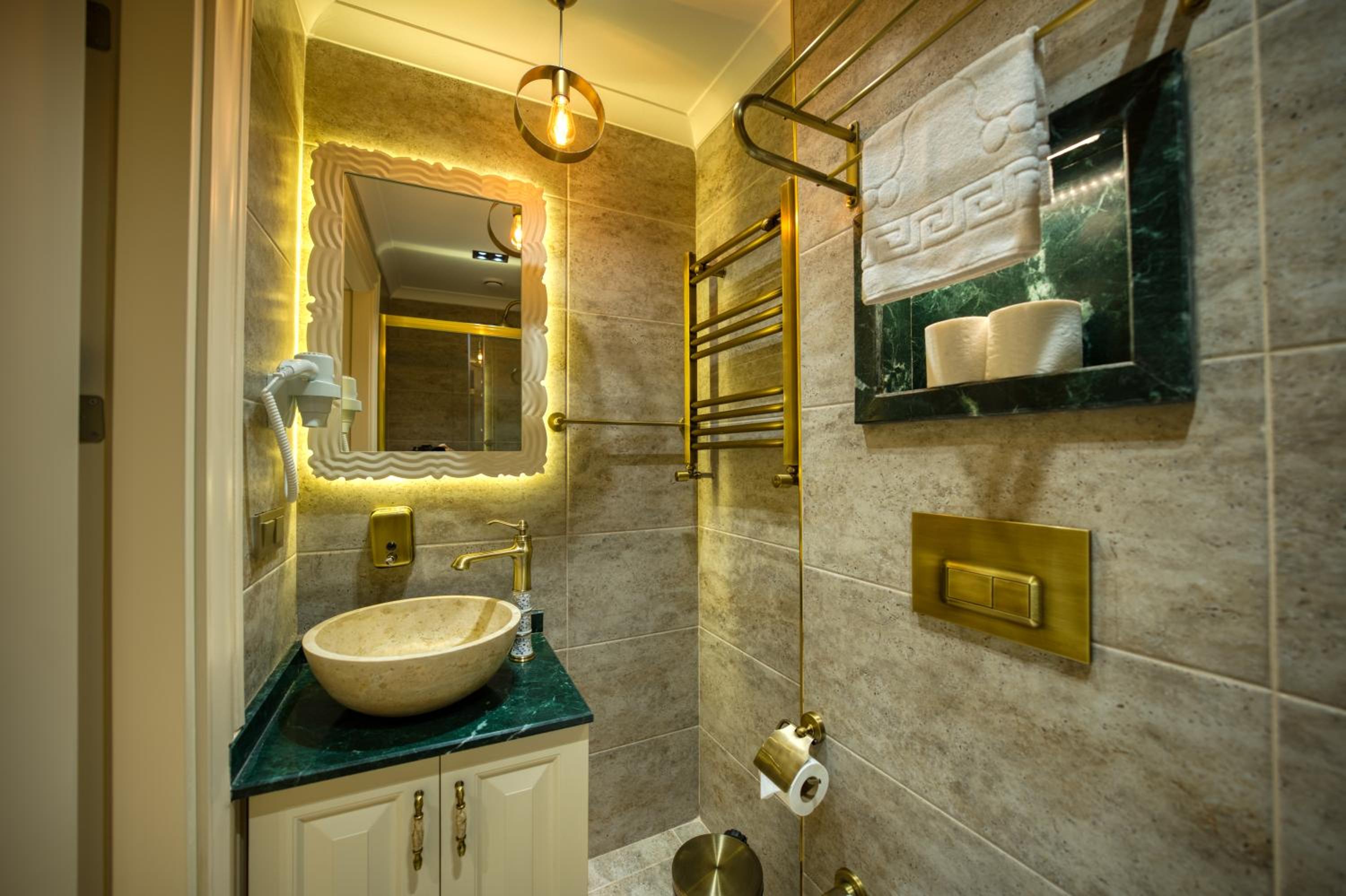Triple Room with Private Bathroom photo 2