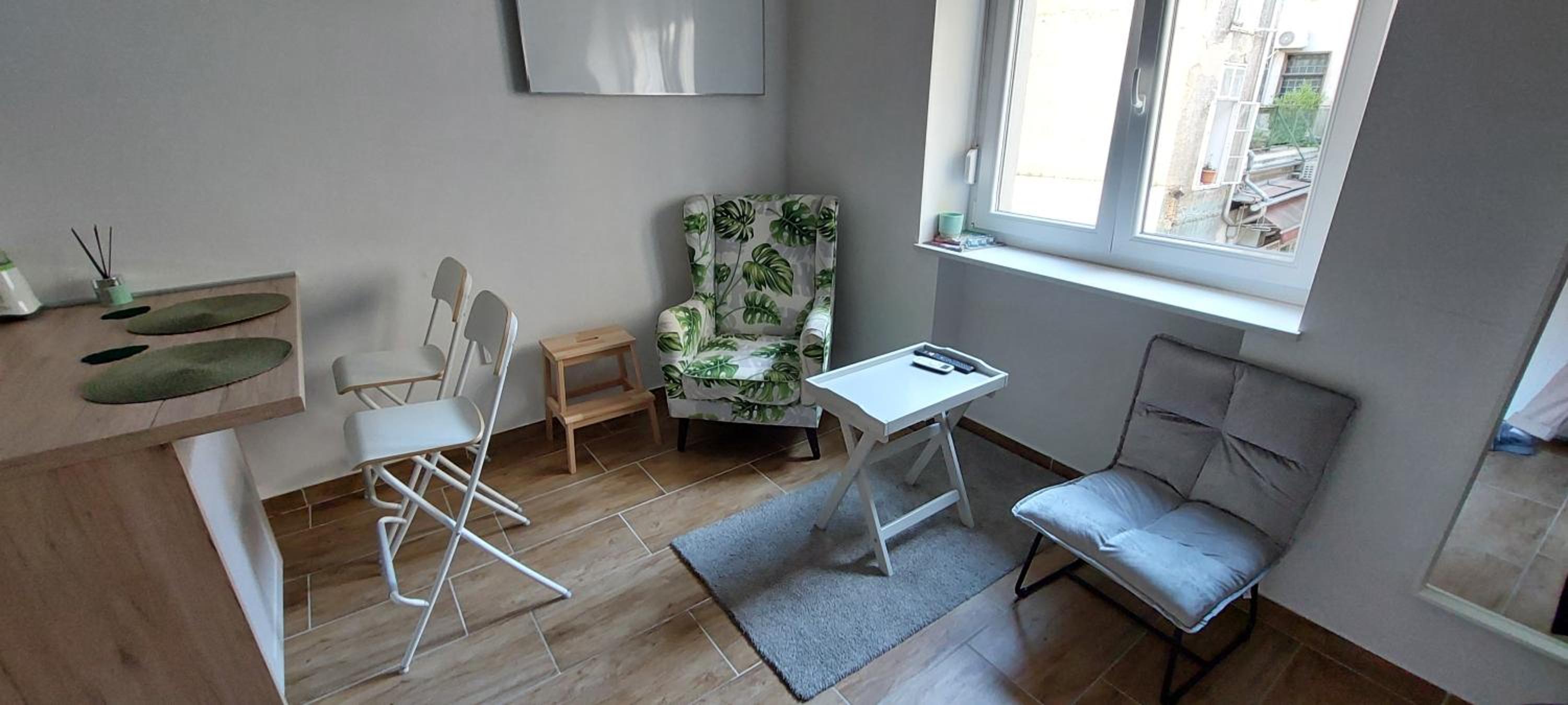 Deluxe King Studio