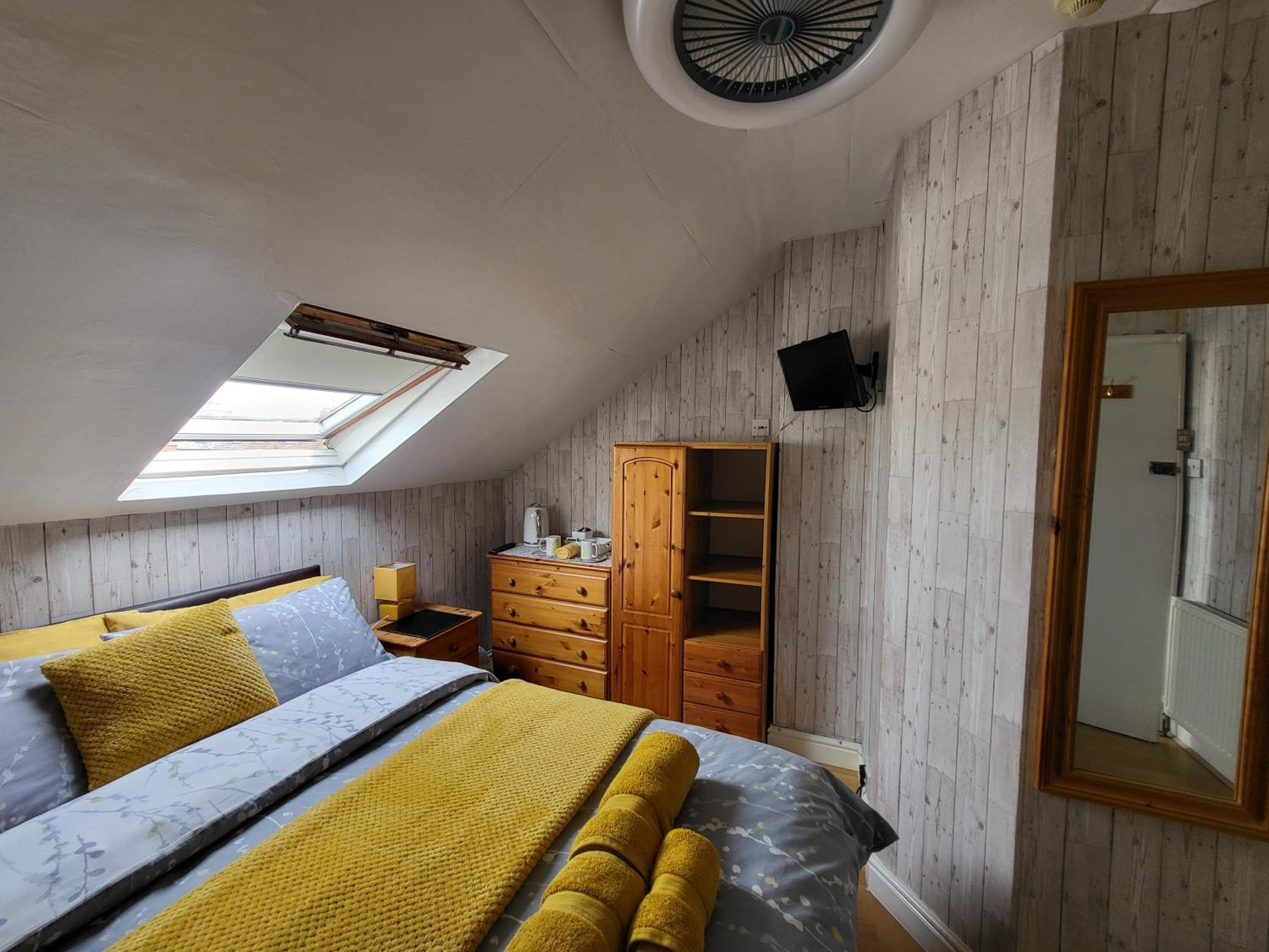 Double Room with Private Bathroom photo 2
