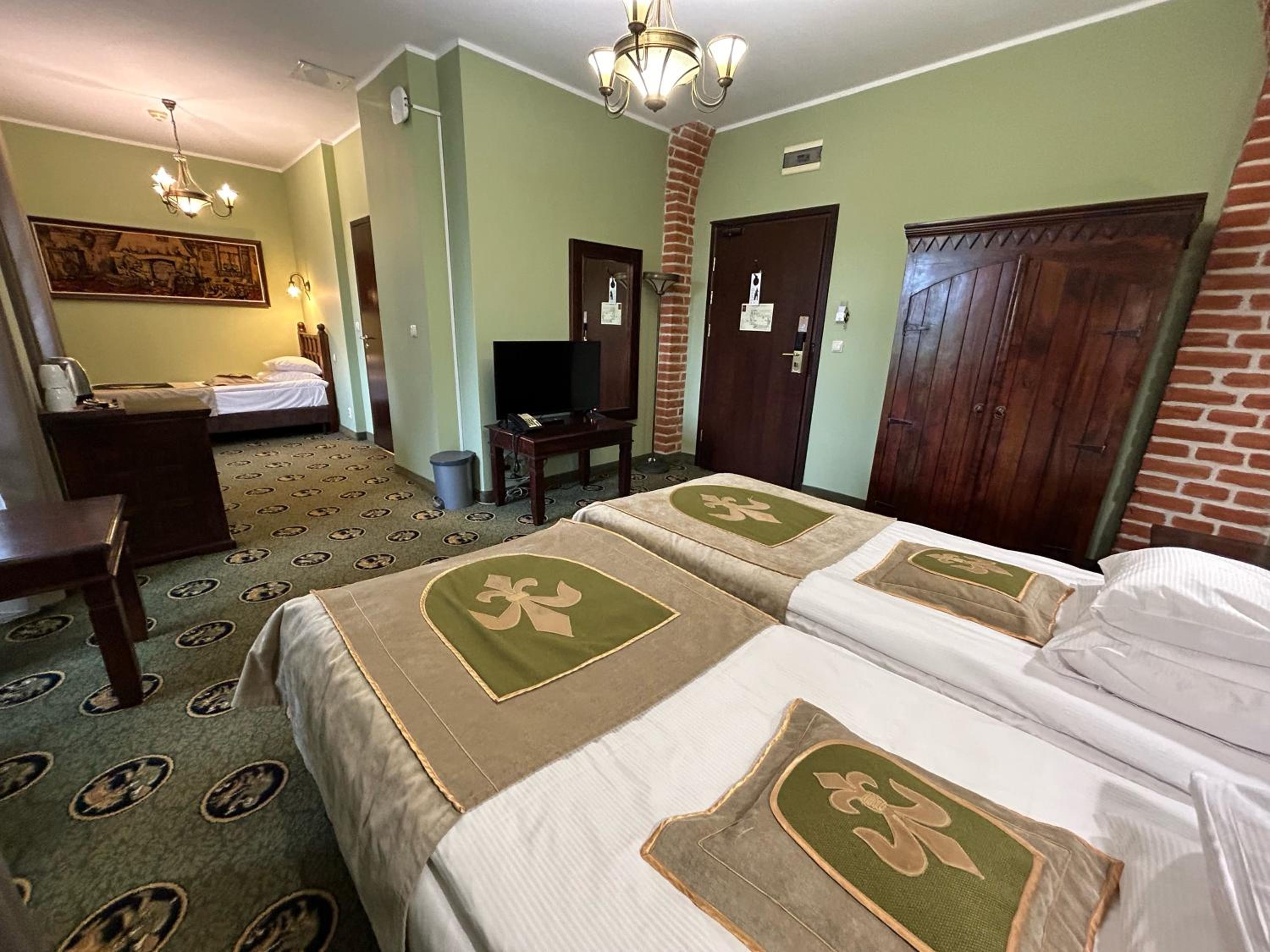 Double Room with Extra Bed - Photo 2