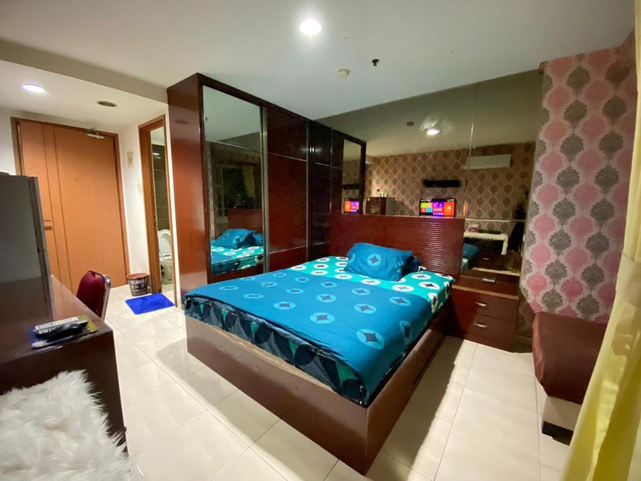 One-Bedroom Apartment - Photo 12
