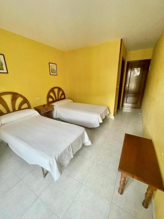 Twin Room - Photo 4
