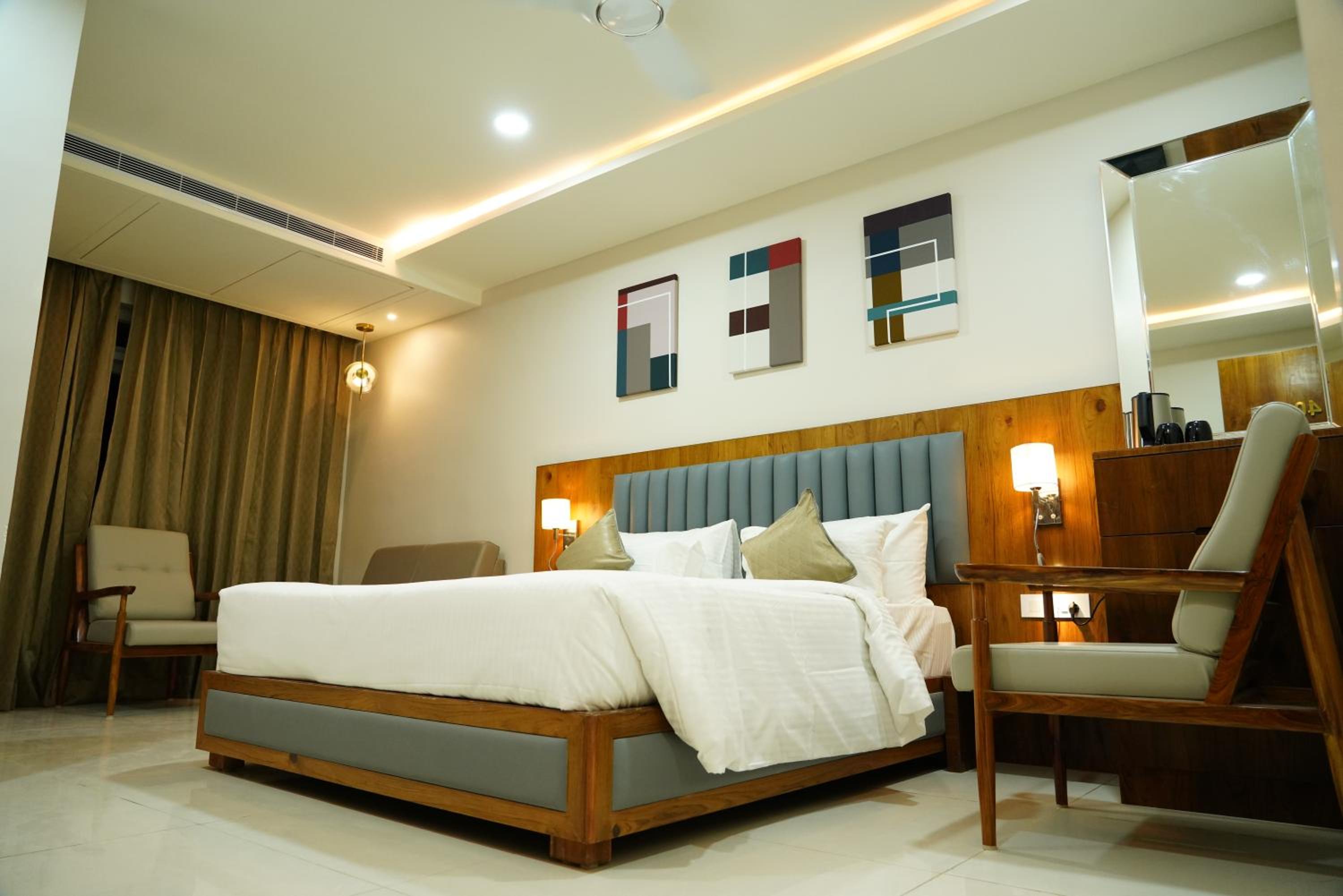 Superior King Room photo 3