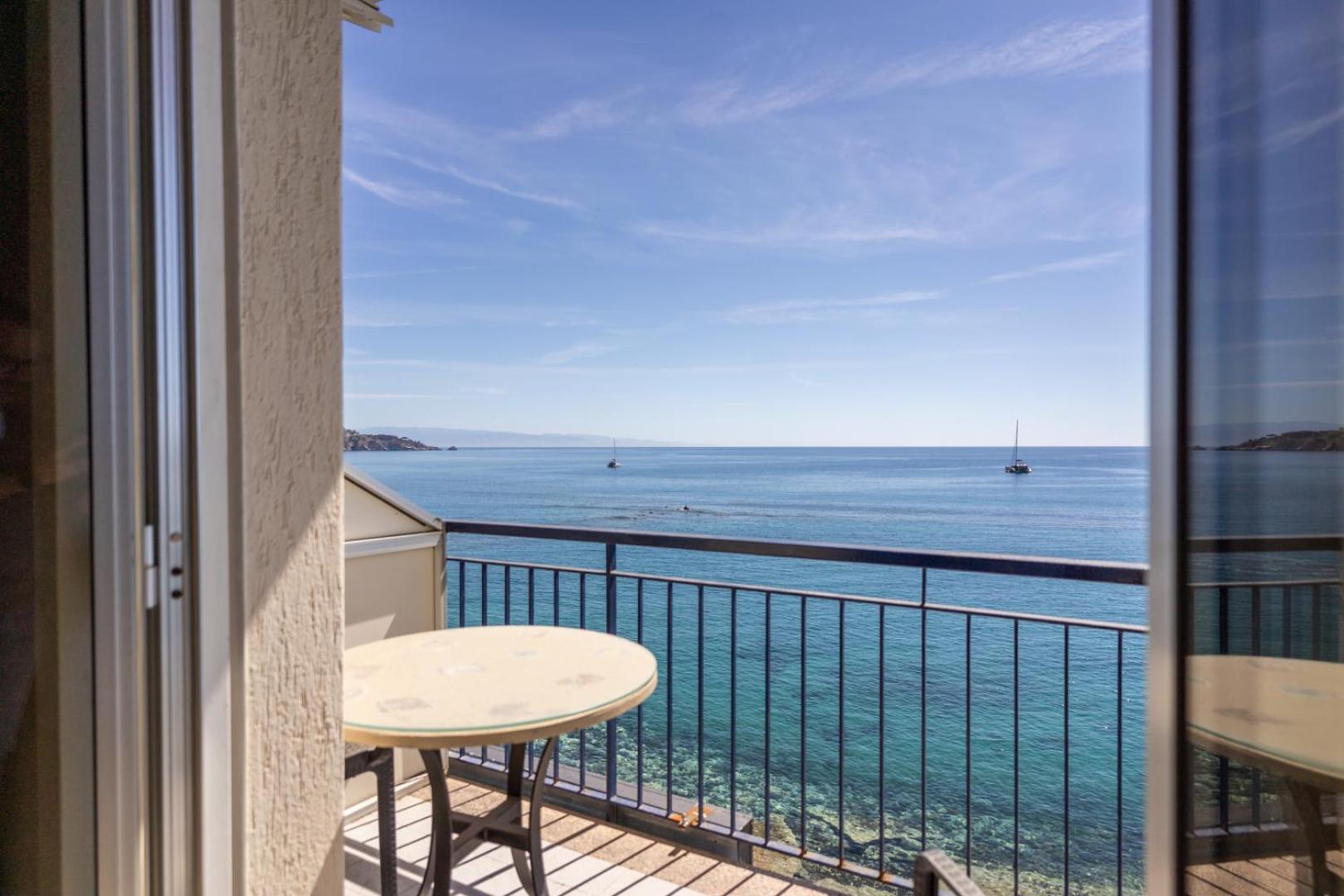 Studio with Sea View photo 2