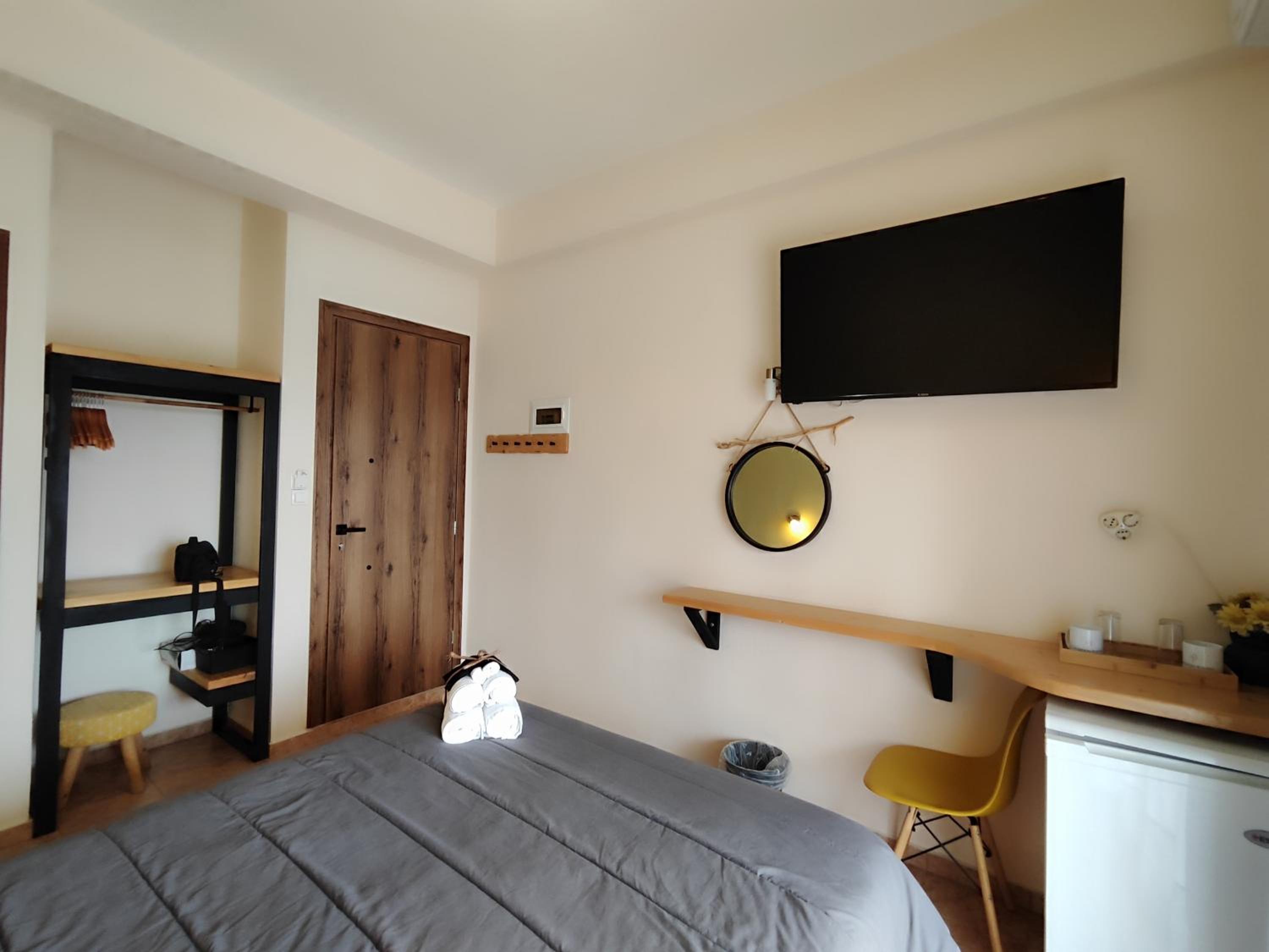 Budget Double Room photo 3
