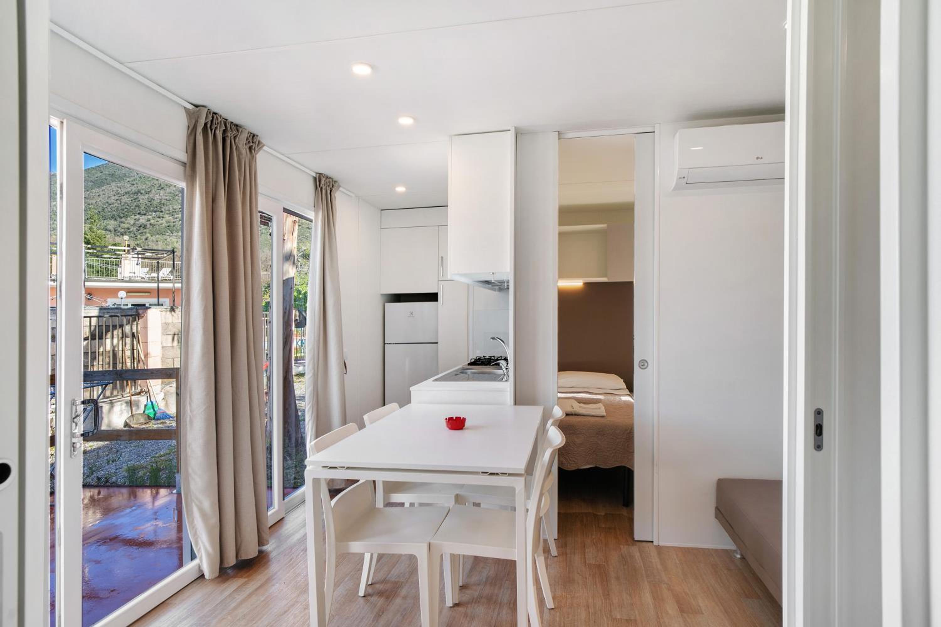 Mobile Home photo 1