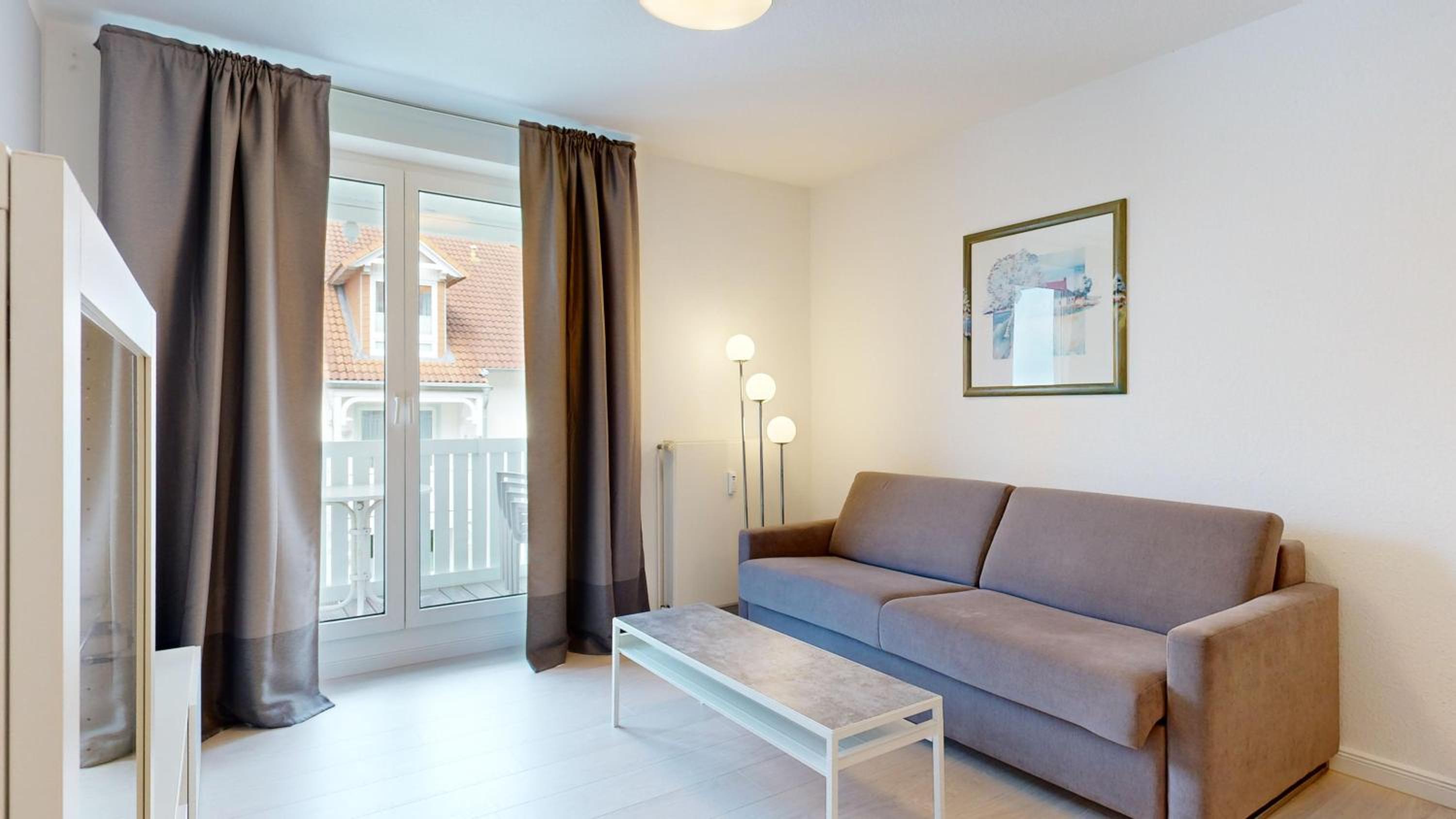One-Bedroom Apartment with Balcony - 16 photo 1