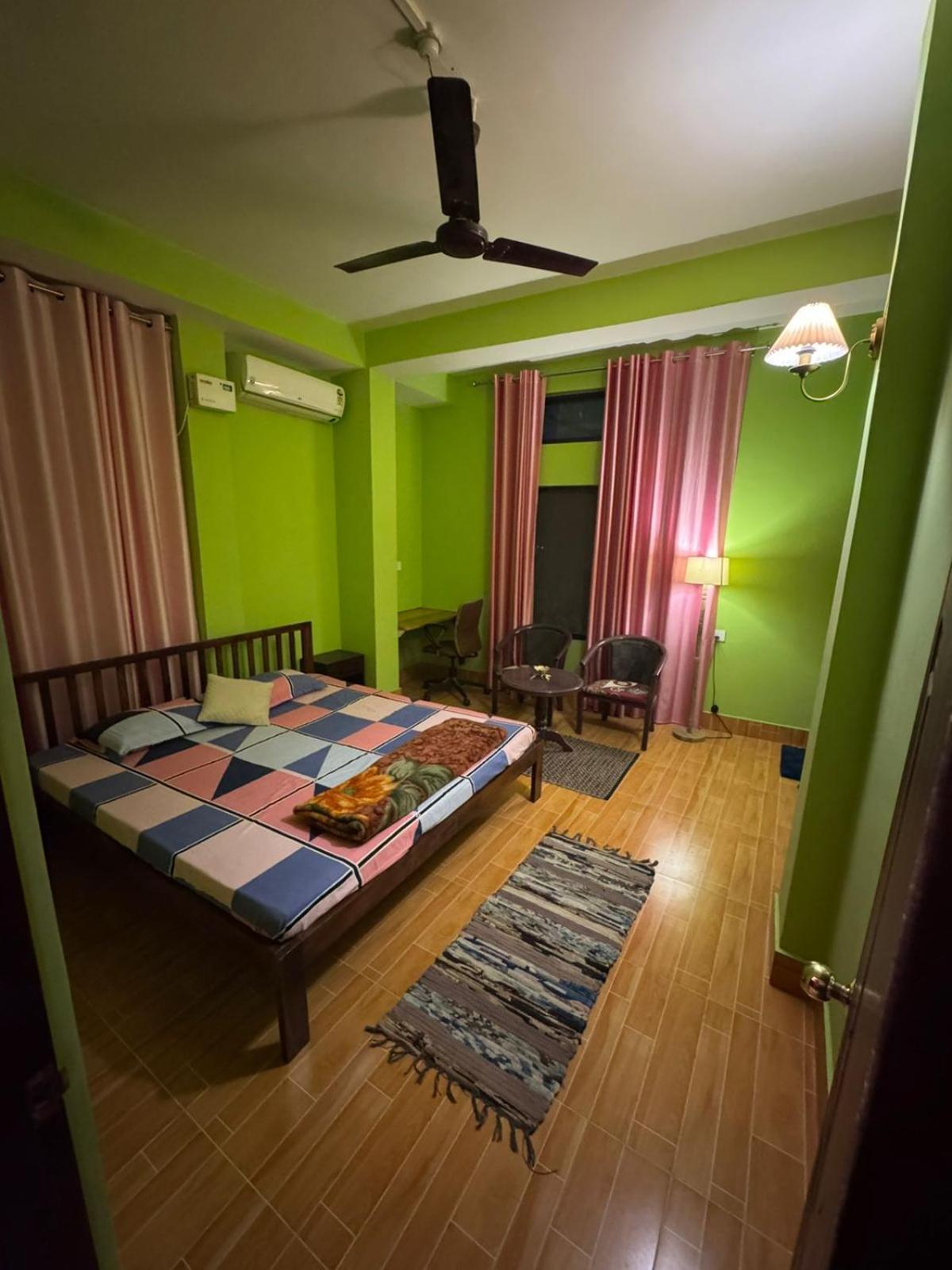 Deluxe King Room photo 1
