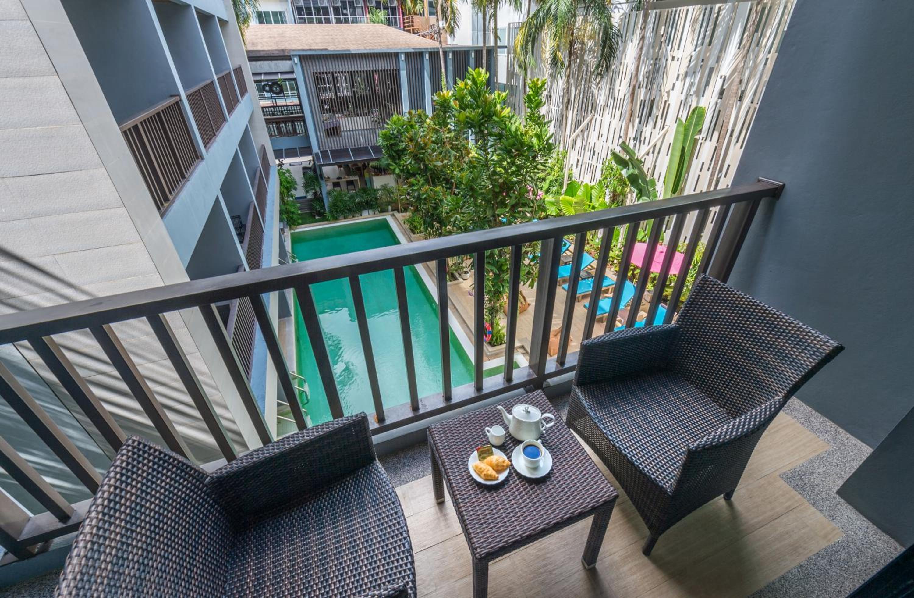 Deluxe Double or Twin Room with Pool View - Photo 5