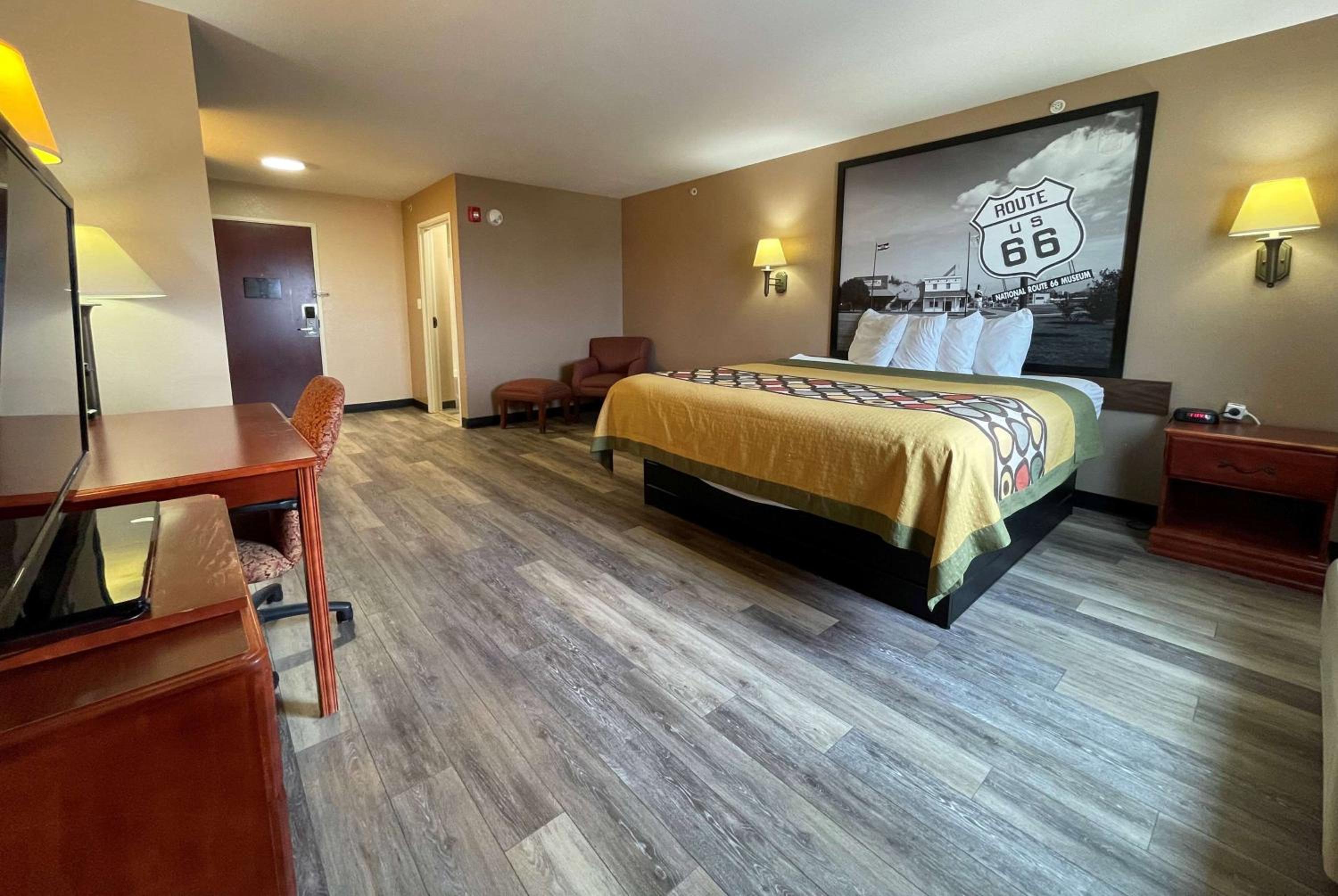 King Room - Pet Friendly/Non-Smoking - Photo 1