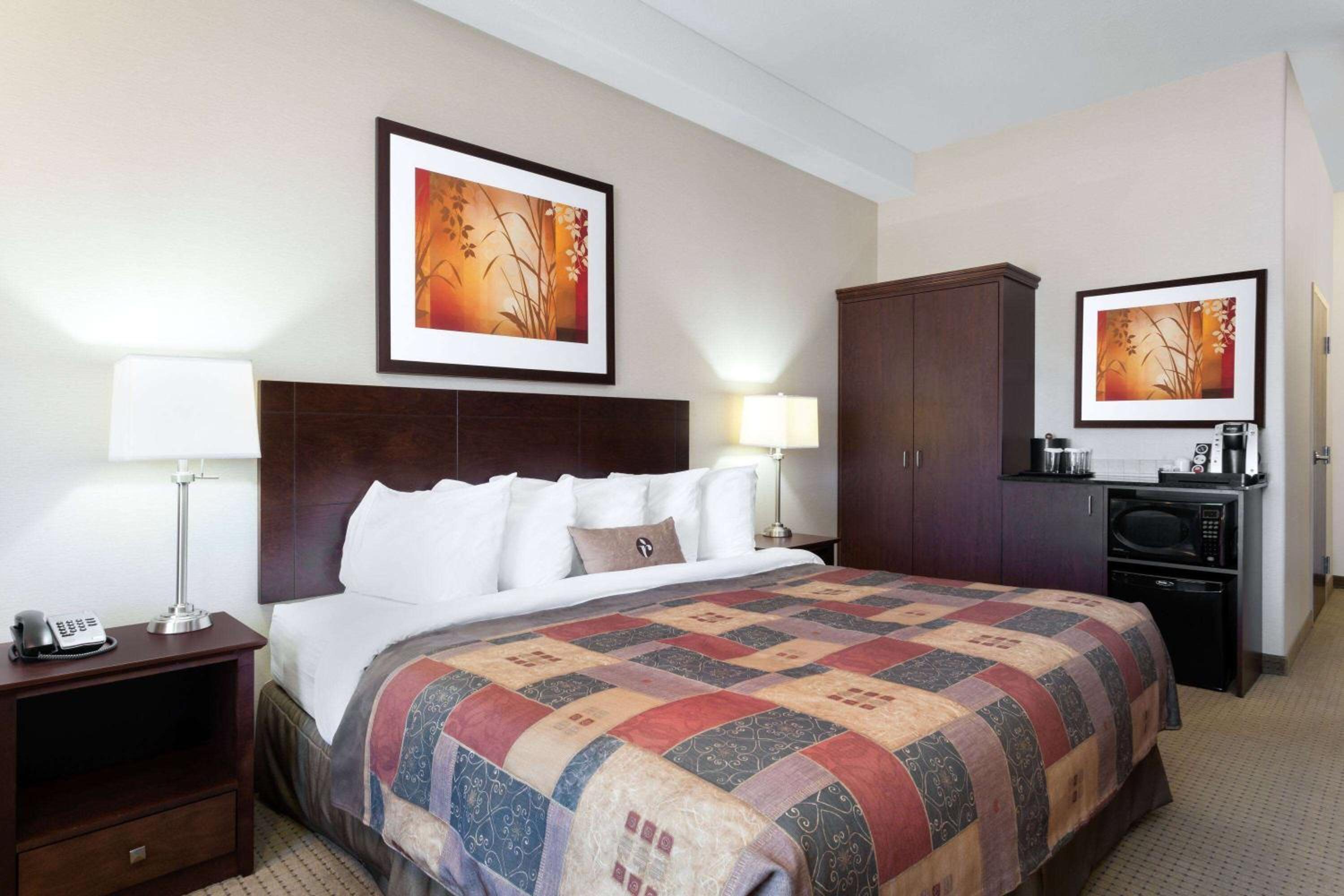 Superior King Room - Non-Smoking - Photo 1