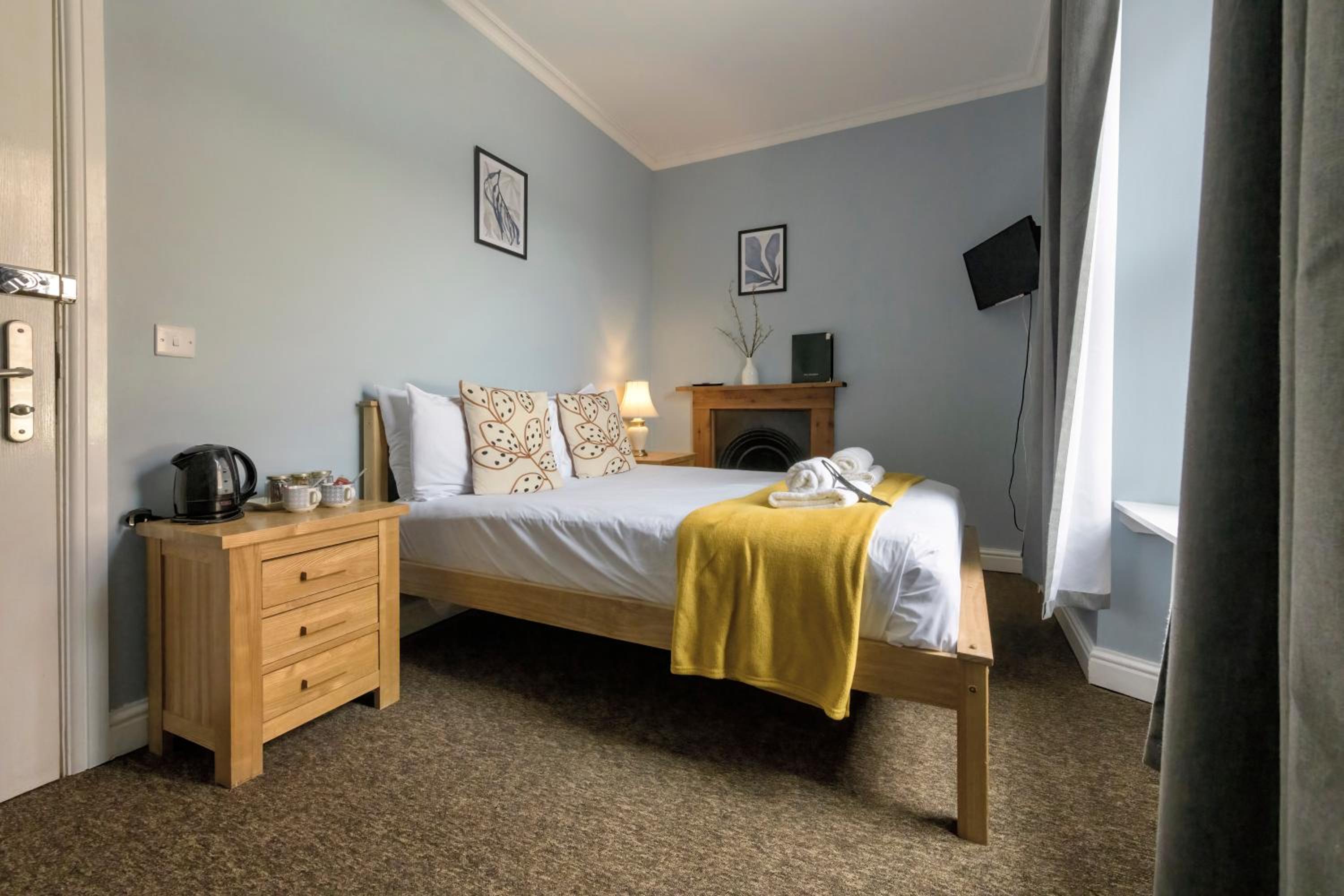 Double Room with Private Bathroom