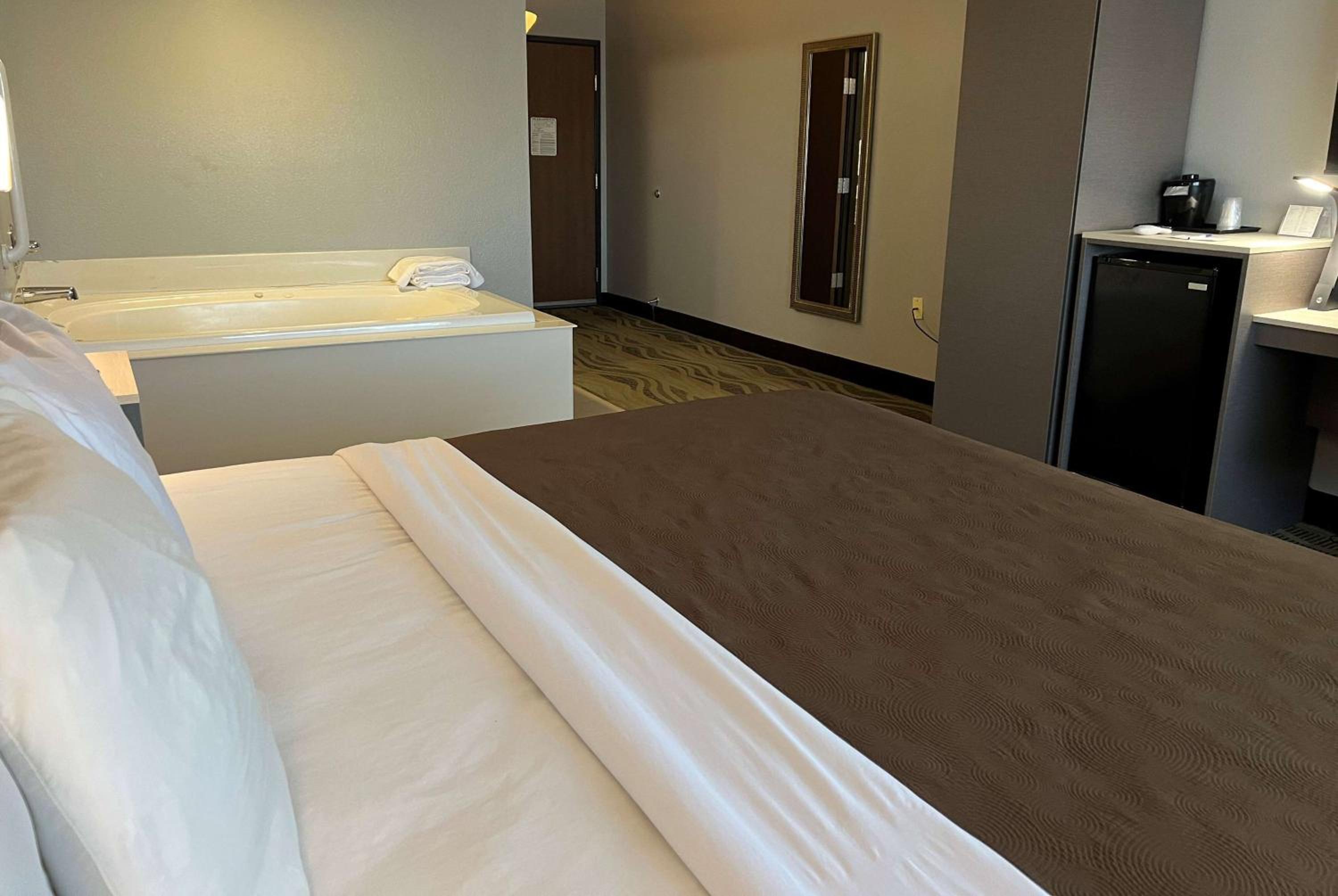 King Room - Mobility Access/Non-Smoking photo 1