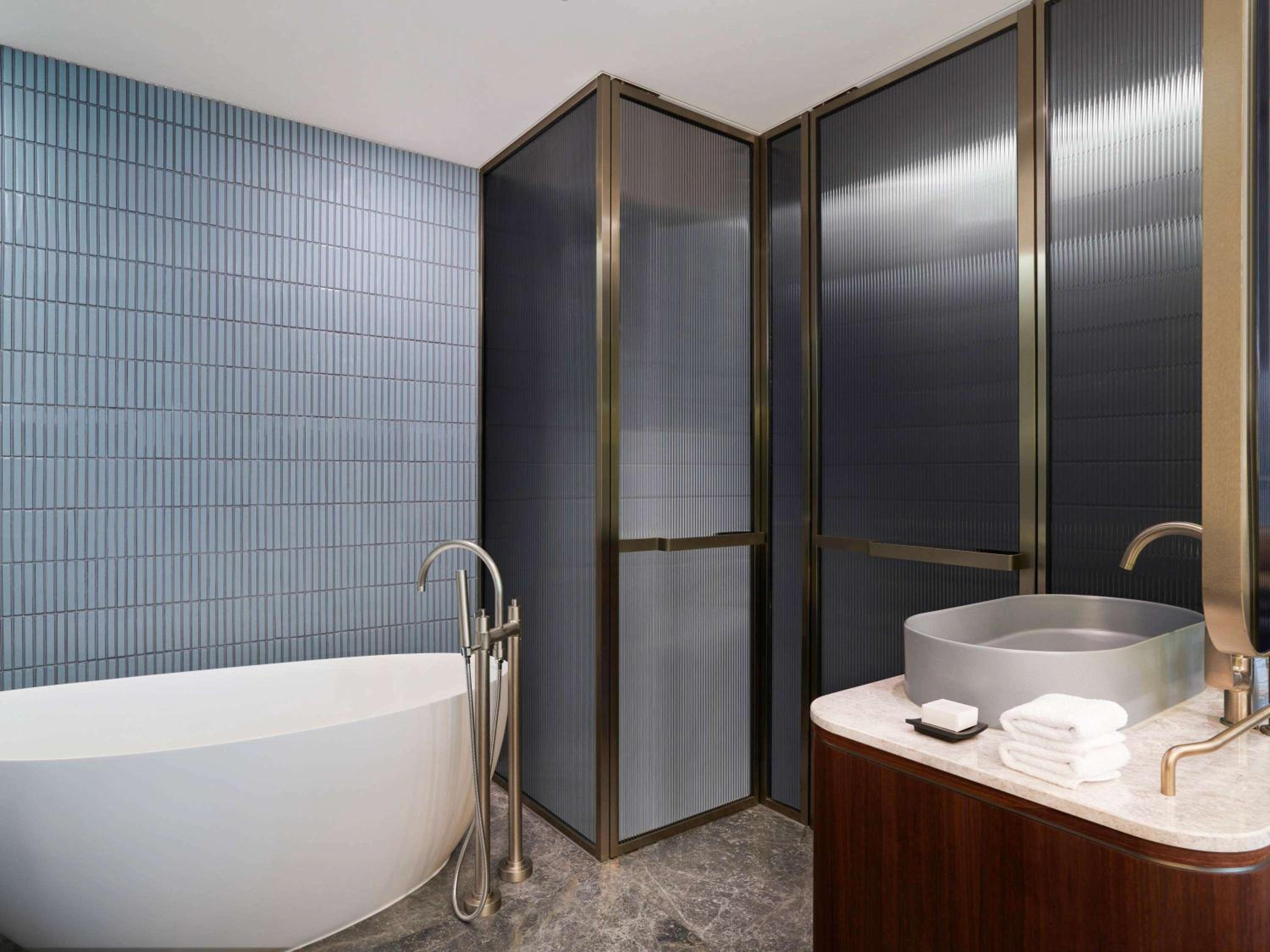 City King Suite - Photo 15