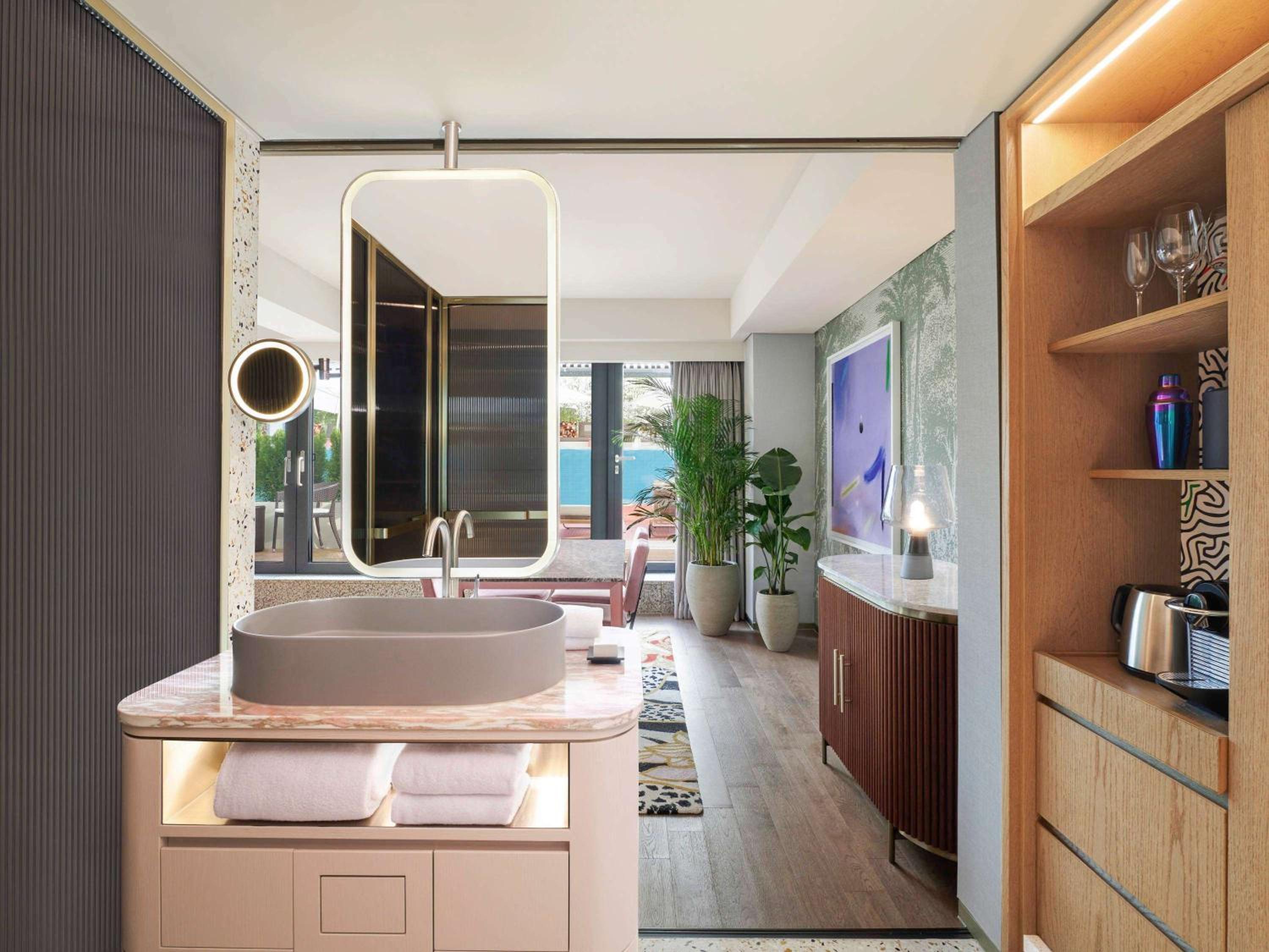 Cabana King Suite - Photo 11
