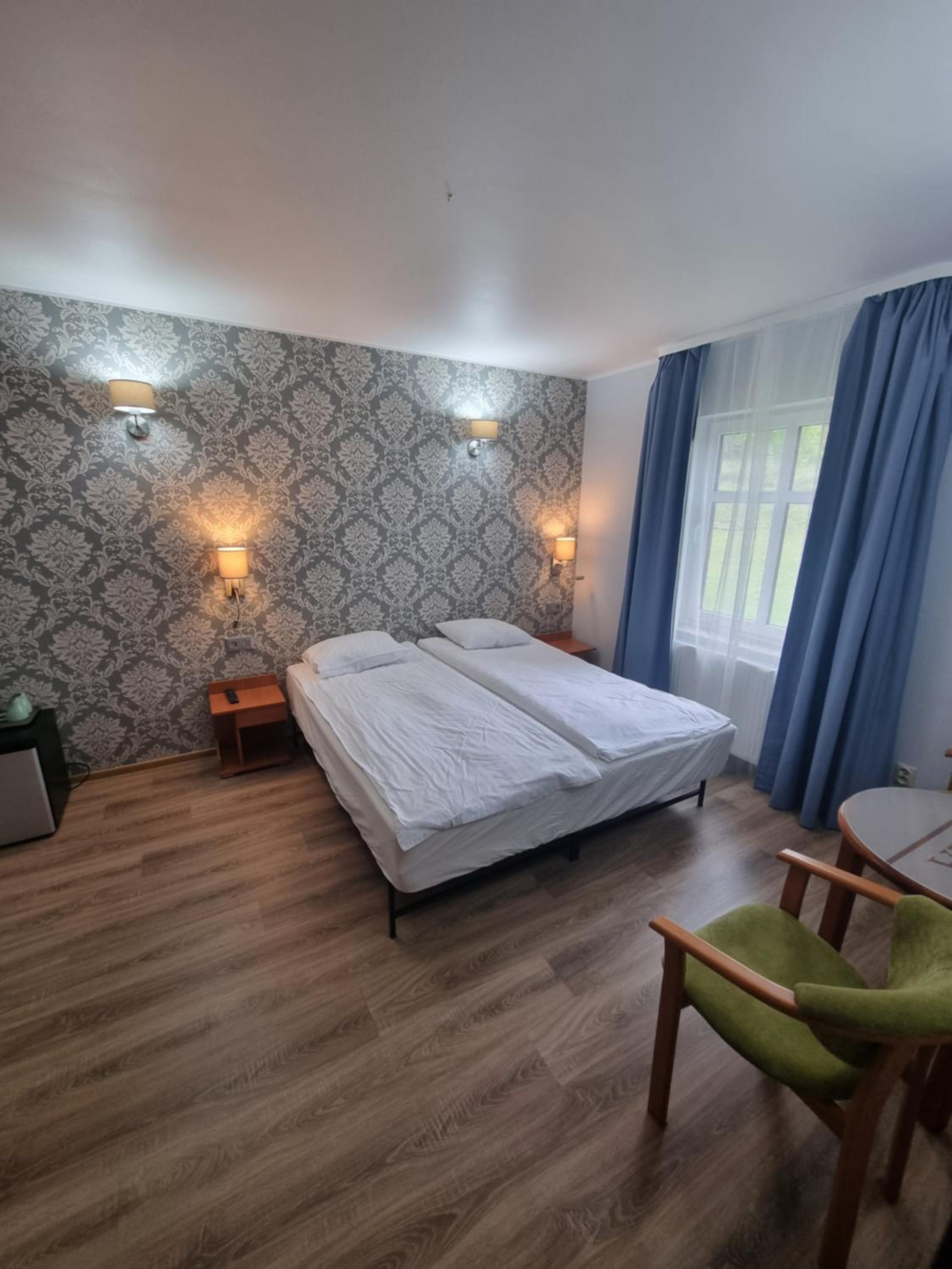 Deluxe King Room photo 1