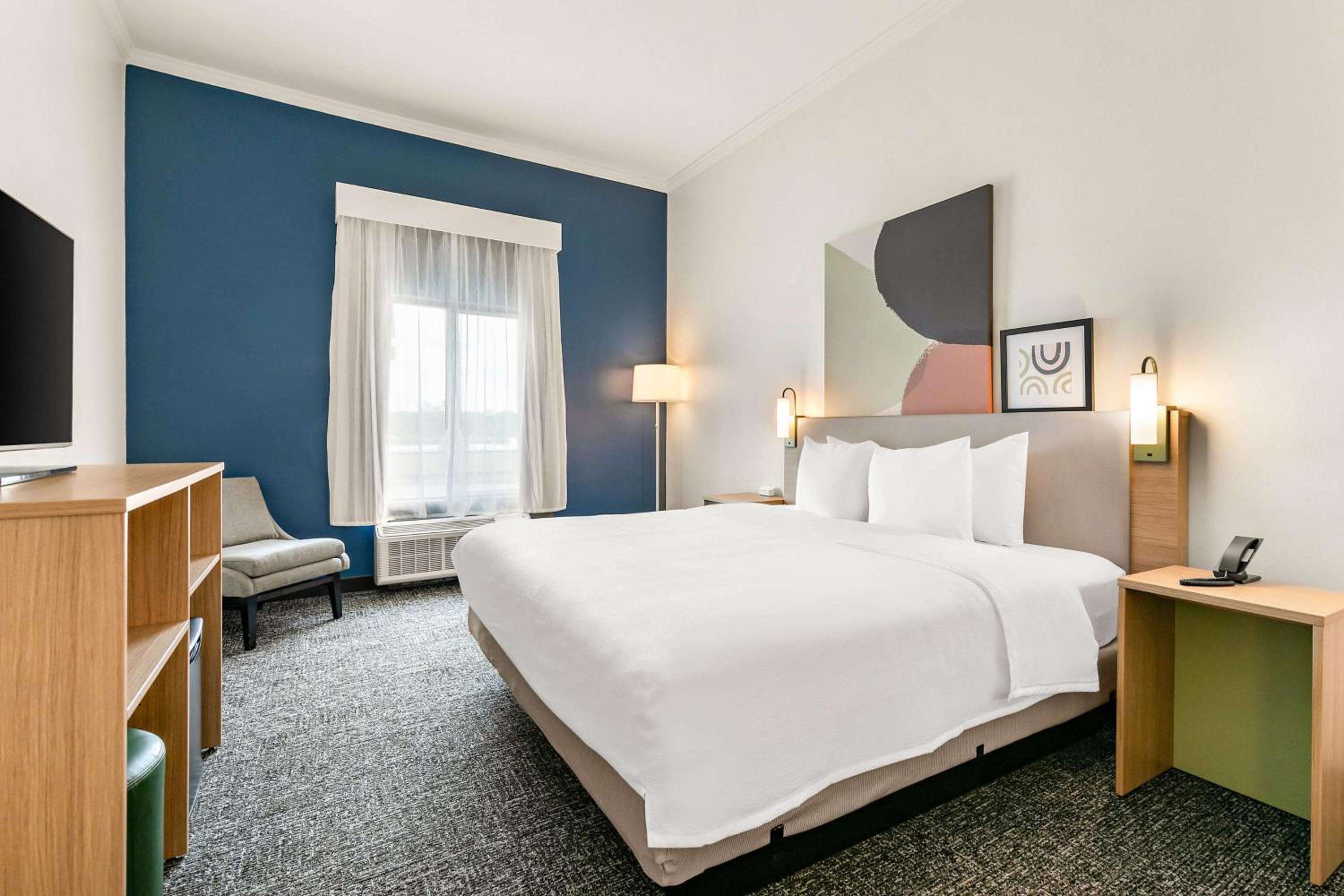 King Suite - Photo 1