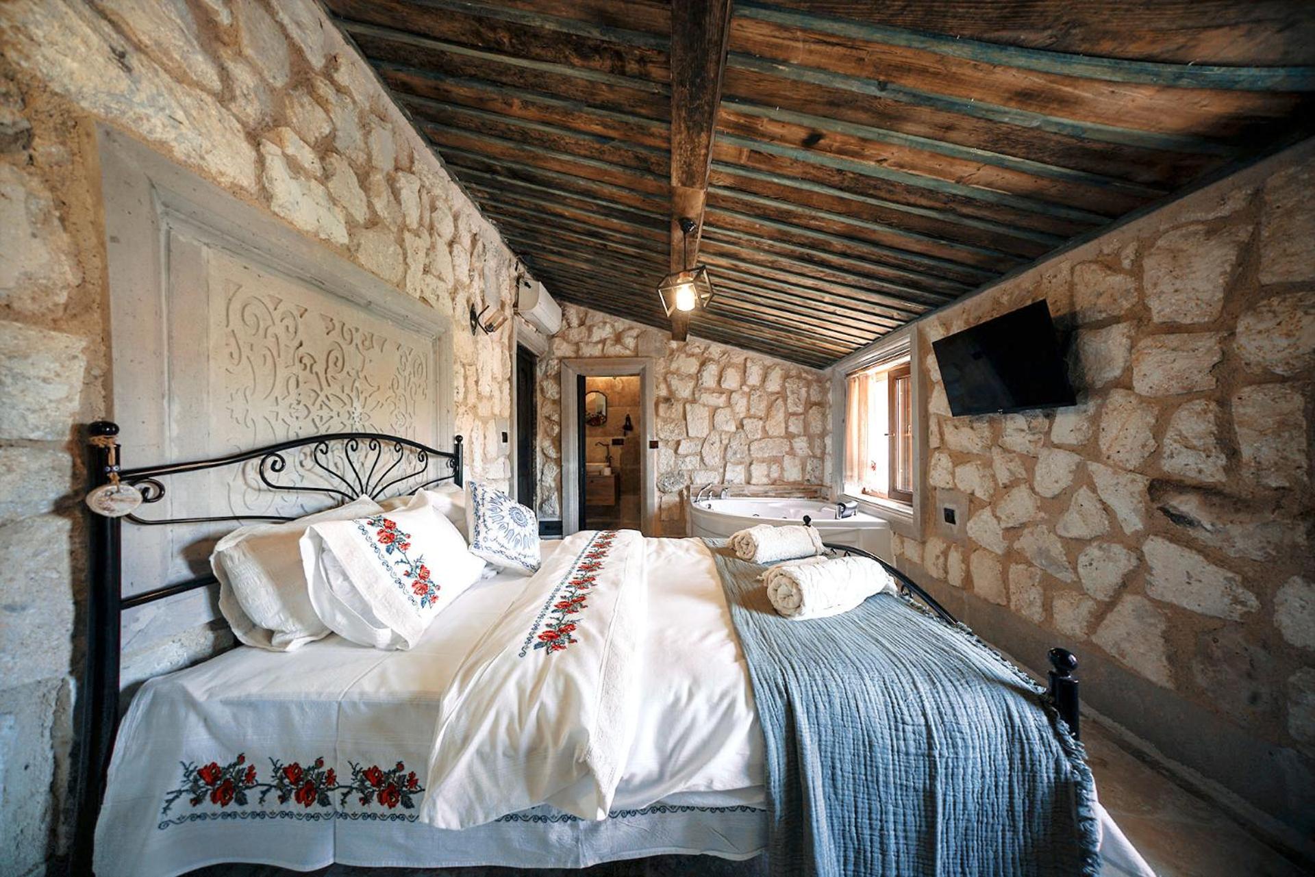 Queen Room with Spa Bath photo 2