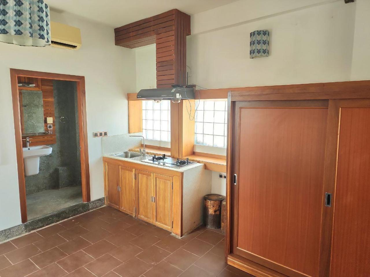 Family Room With Private Bathroom photo 3
