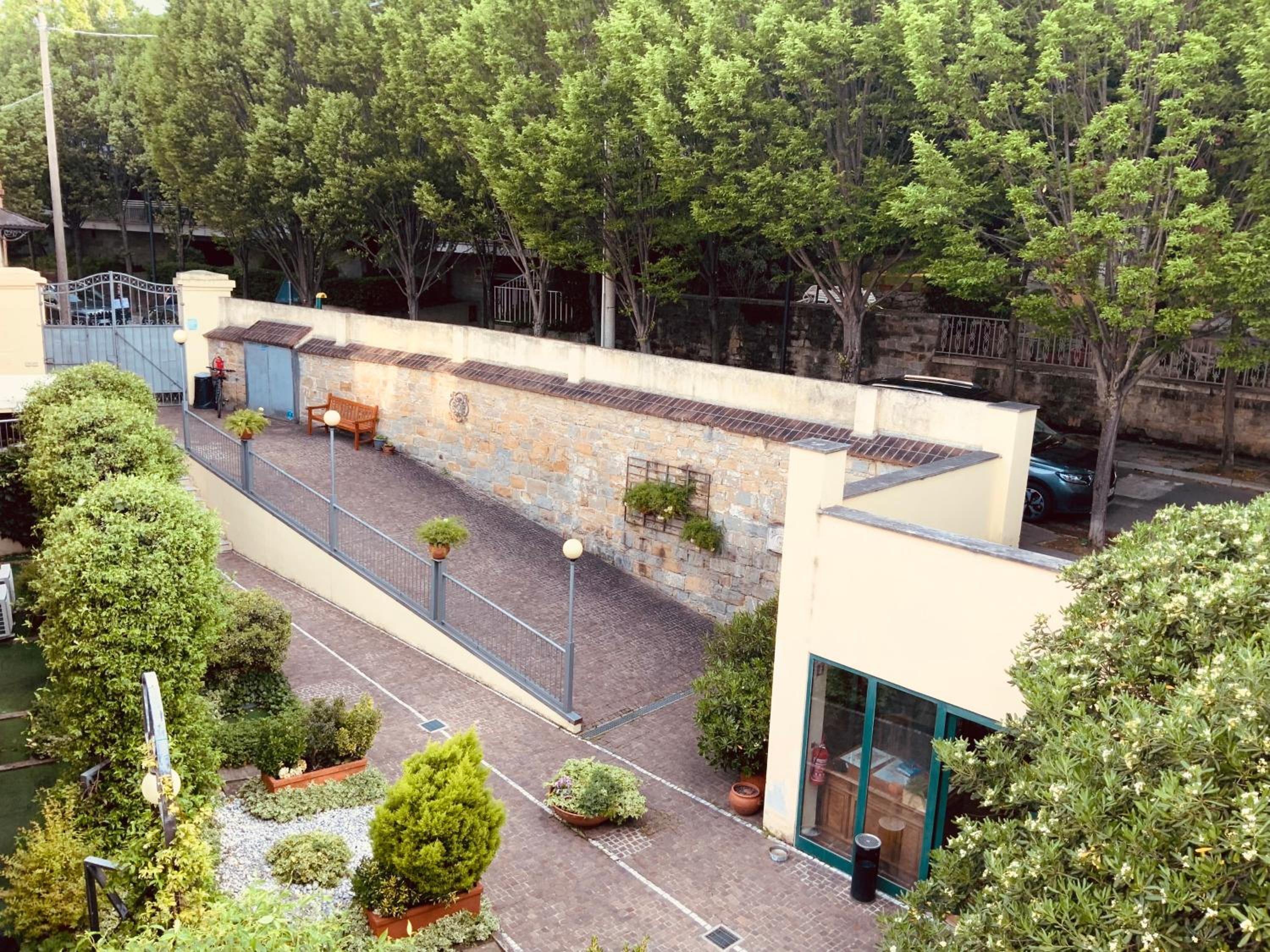 Two-Bedroom Apartment with Terrace and Garden View photo 3
