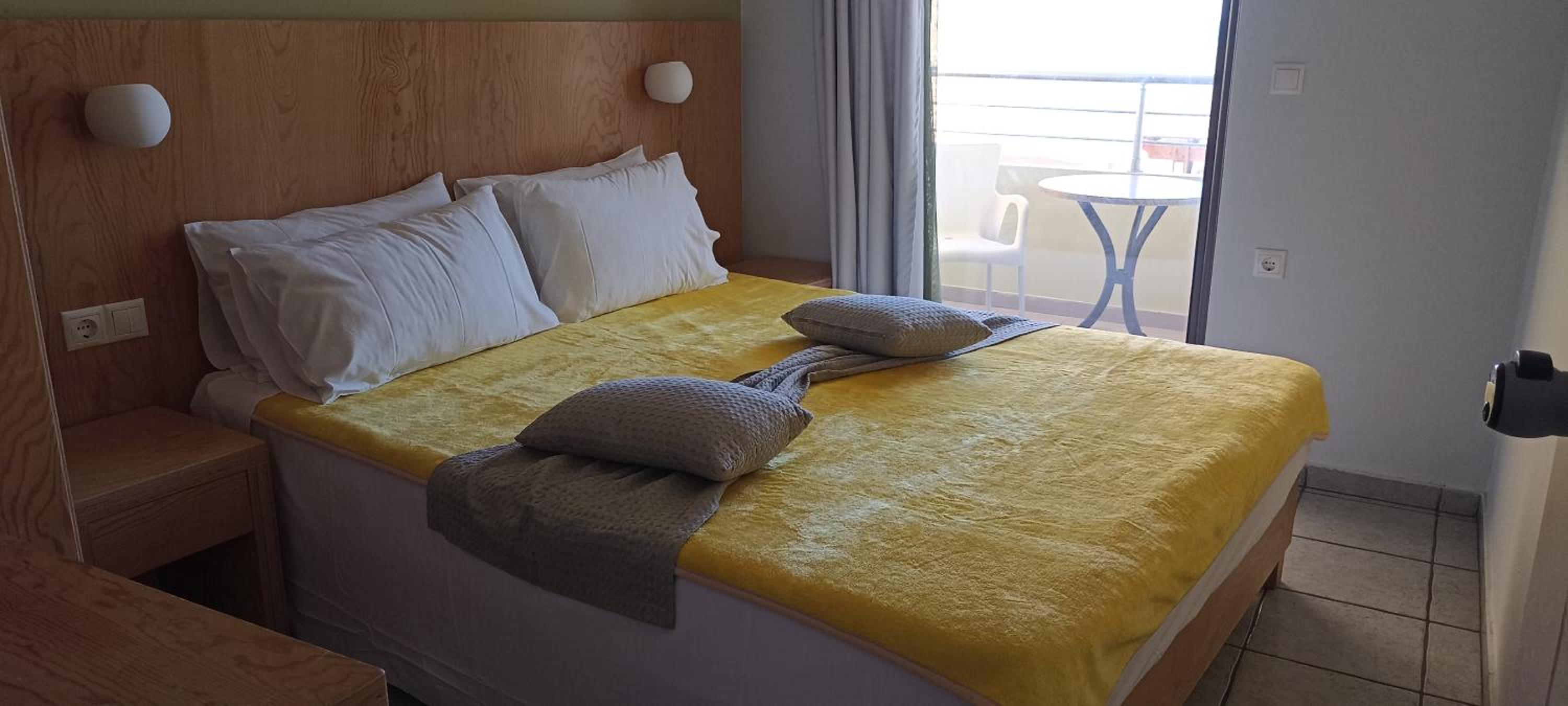Two-Bedroom Apartment With Balcony And Sea View photo 2
