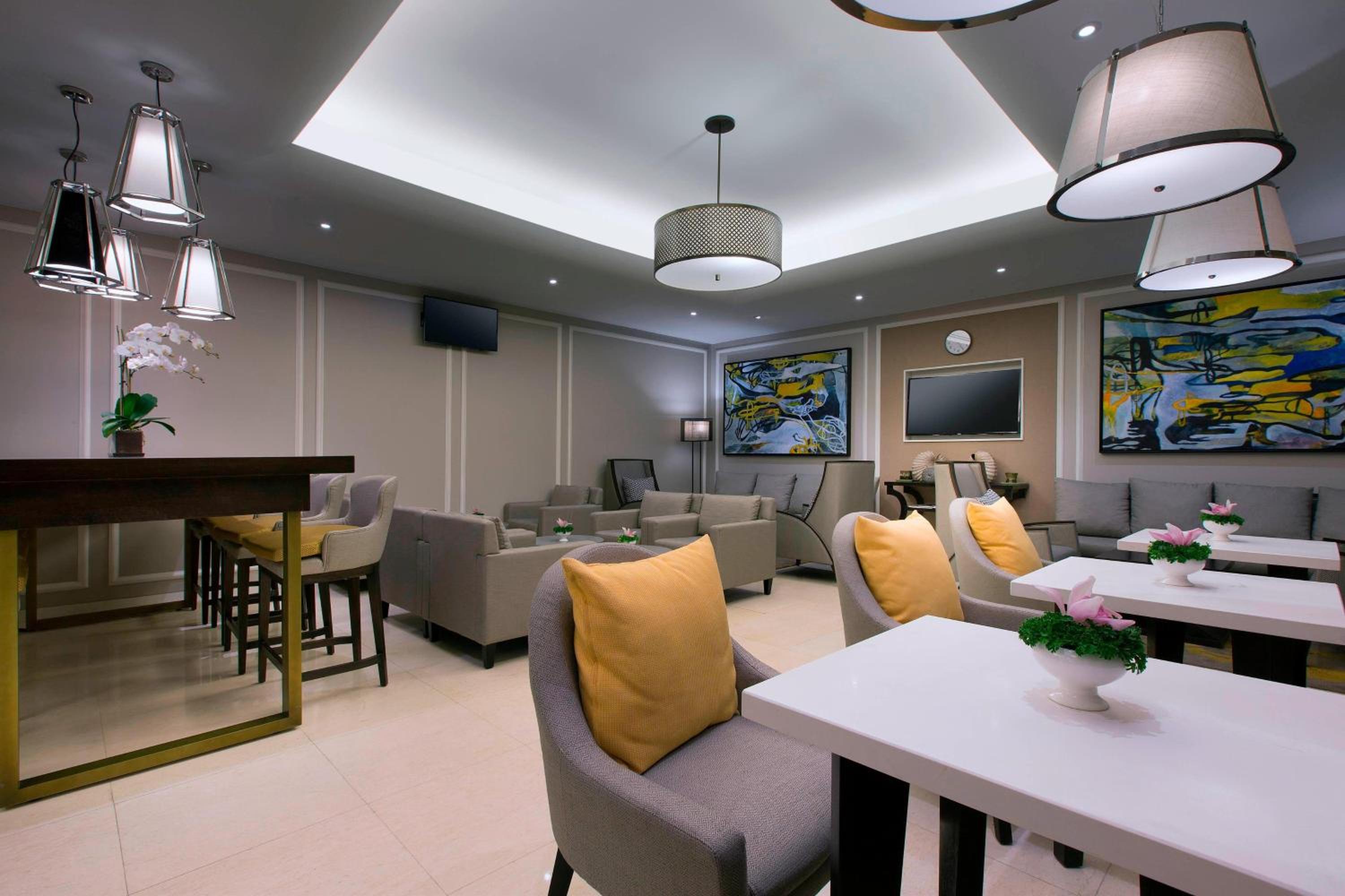 One-Bedroom King Villa with Private Pool and Partial Ocean View - Photo 7