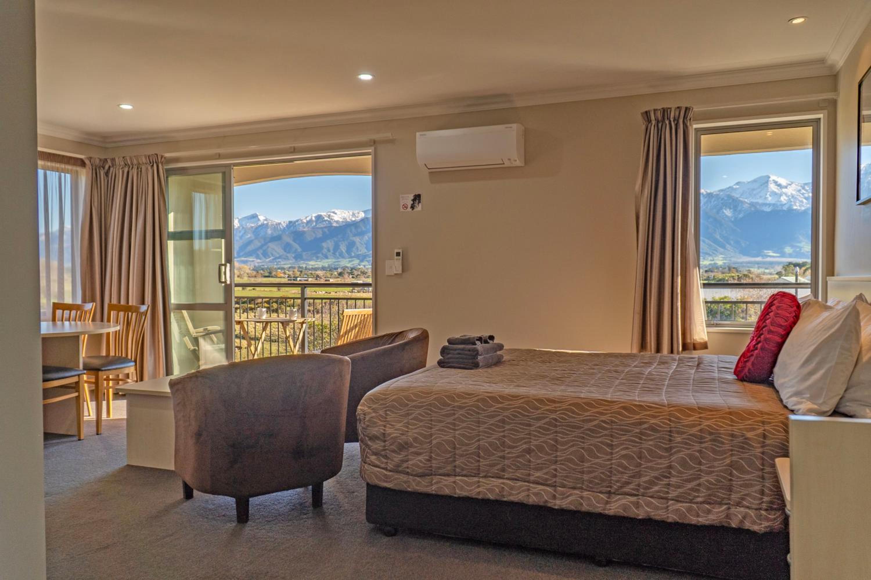 One-Bedroom Suite - Photo 1