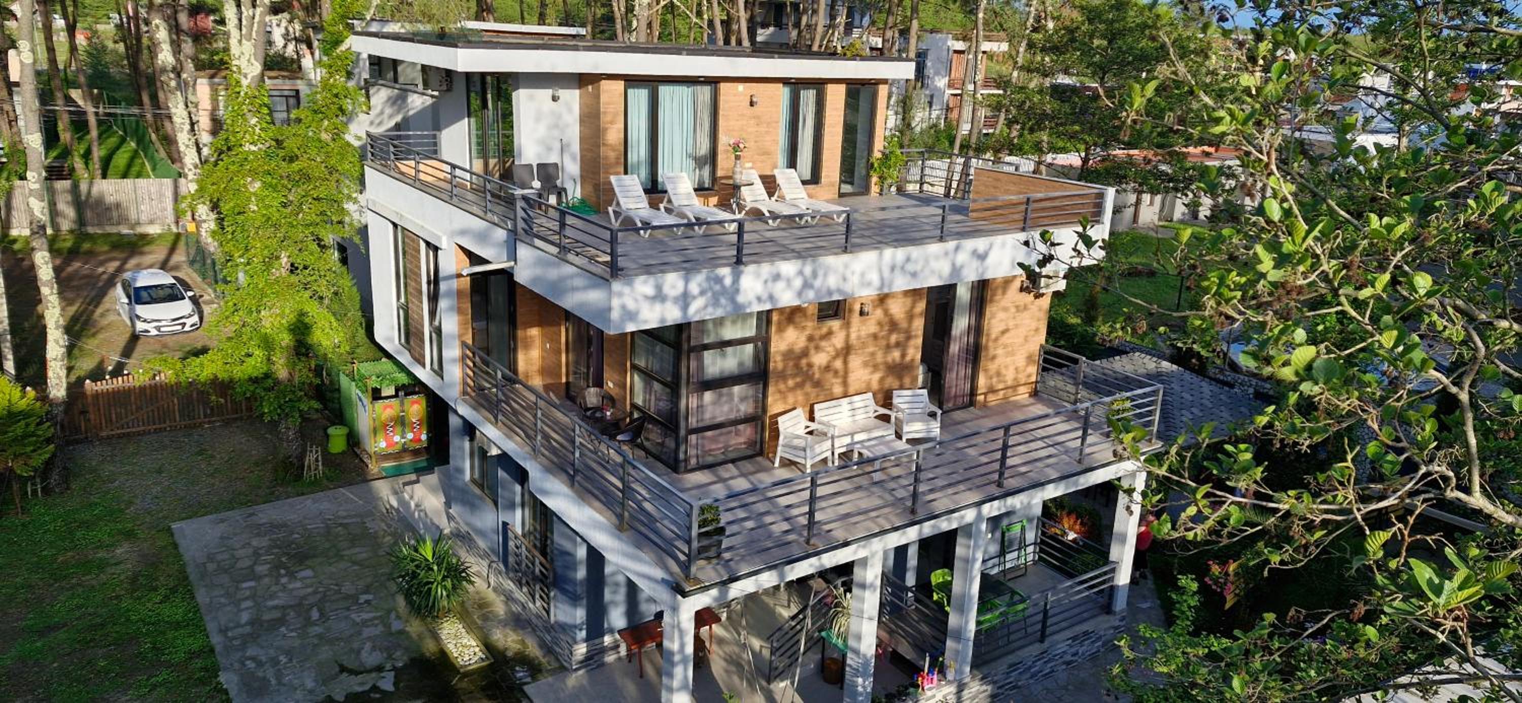 Villa photo 1