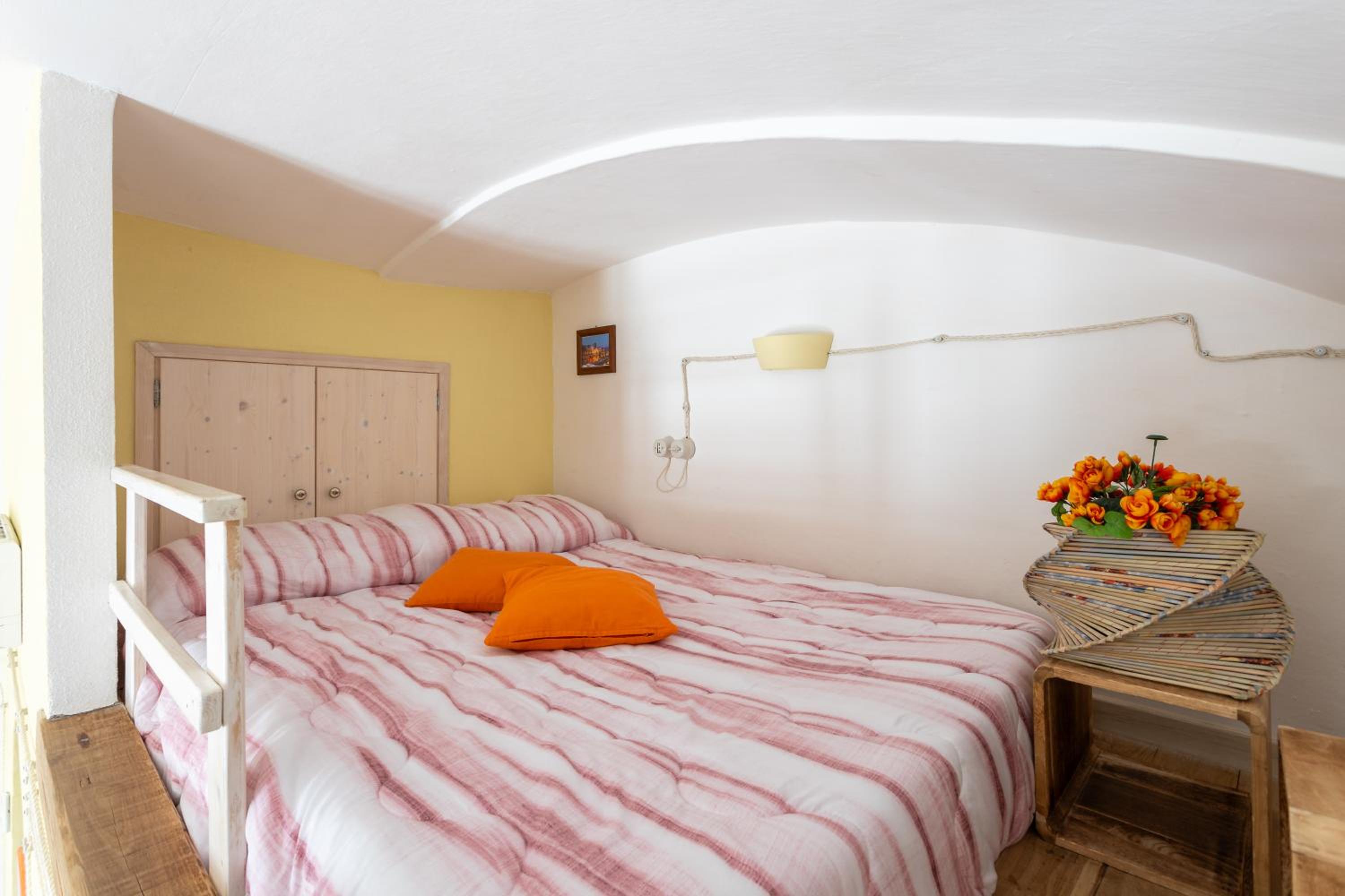 Studio Apartment photo 1