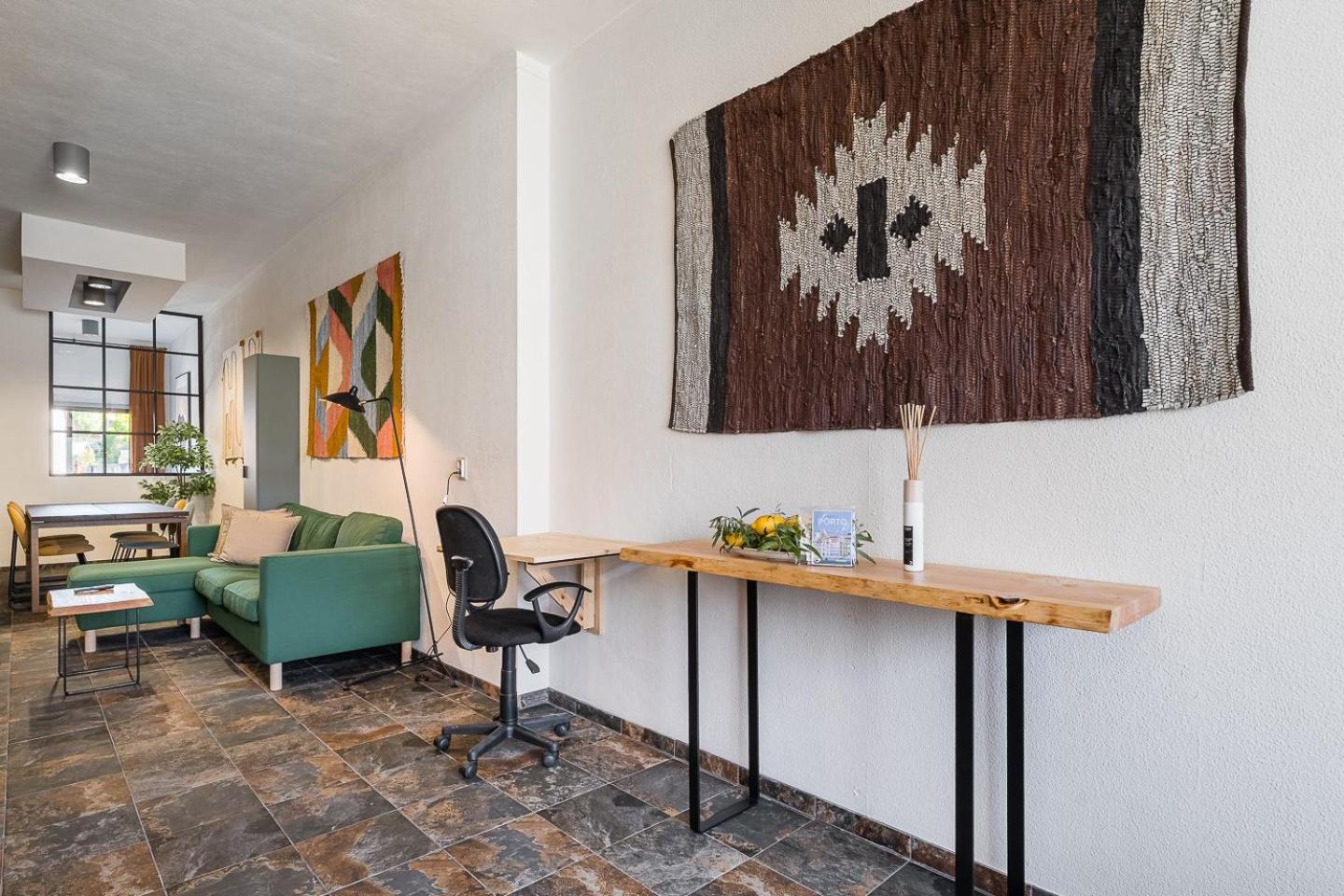 Apartment photo 2